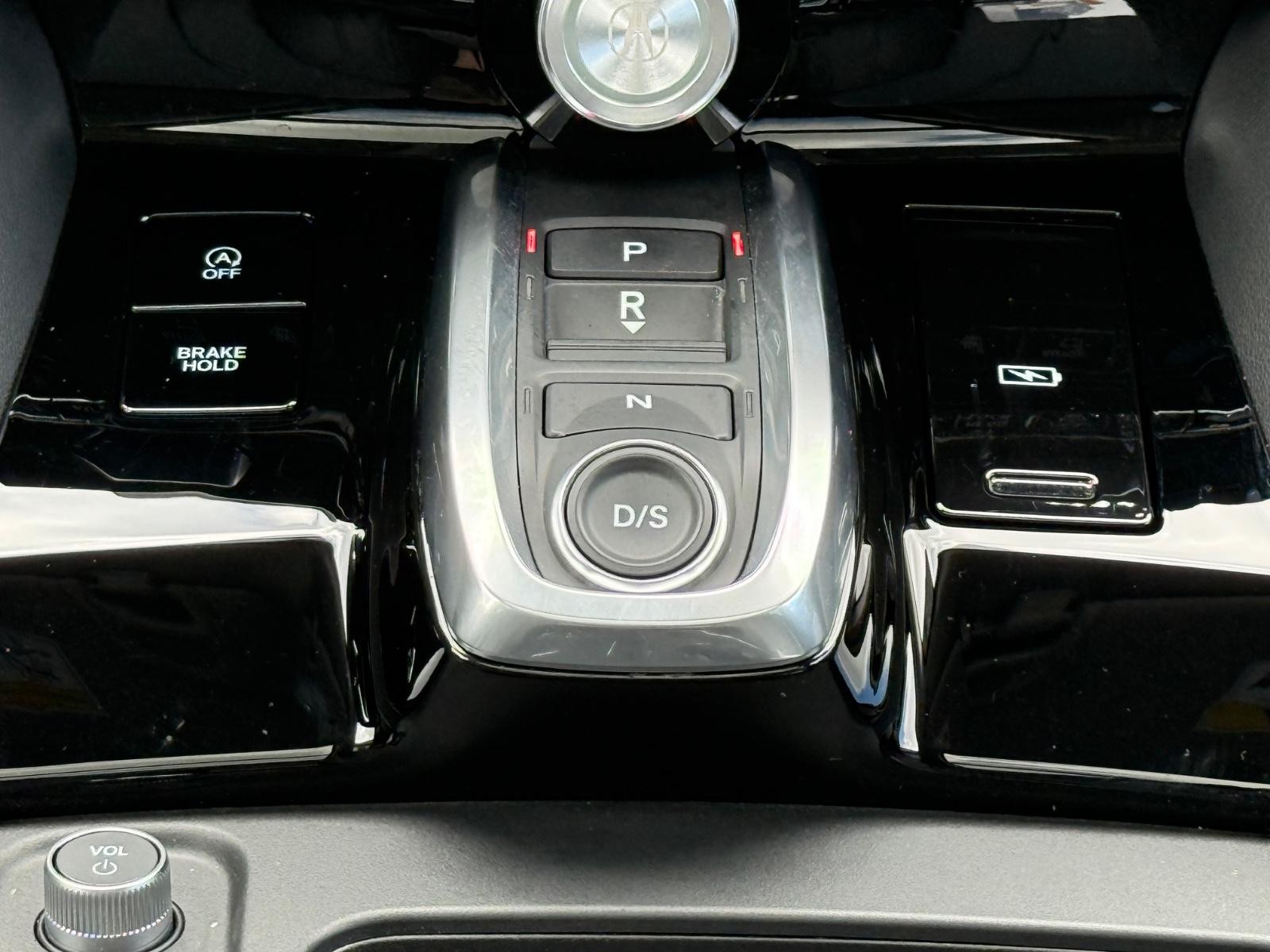 Acura MDX Vehicle Image 13
