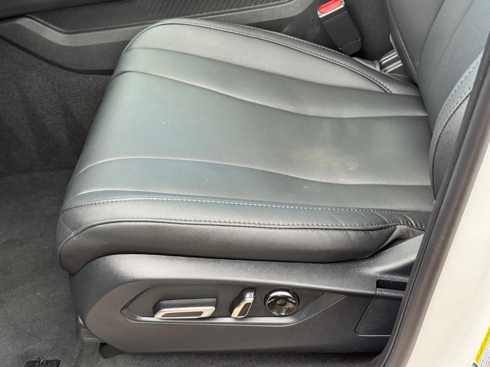Acura MDX Vehicle Image 23