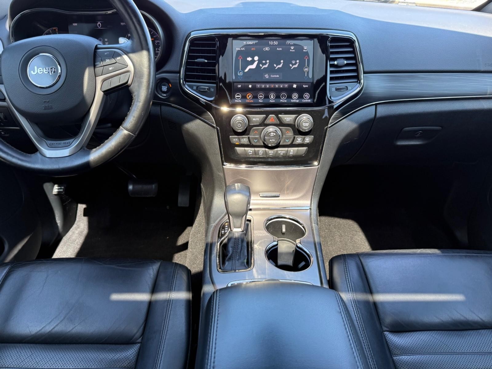 Jeep Grand Cherokee Vehicle Image 11