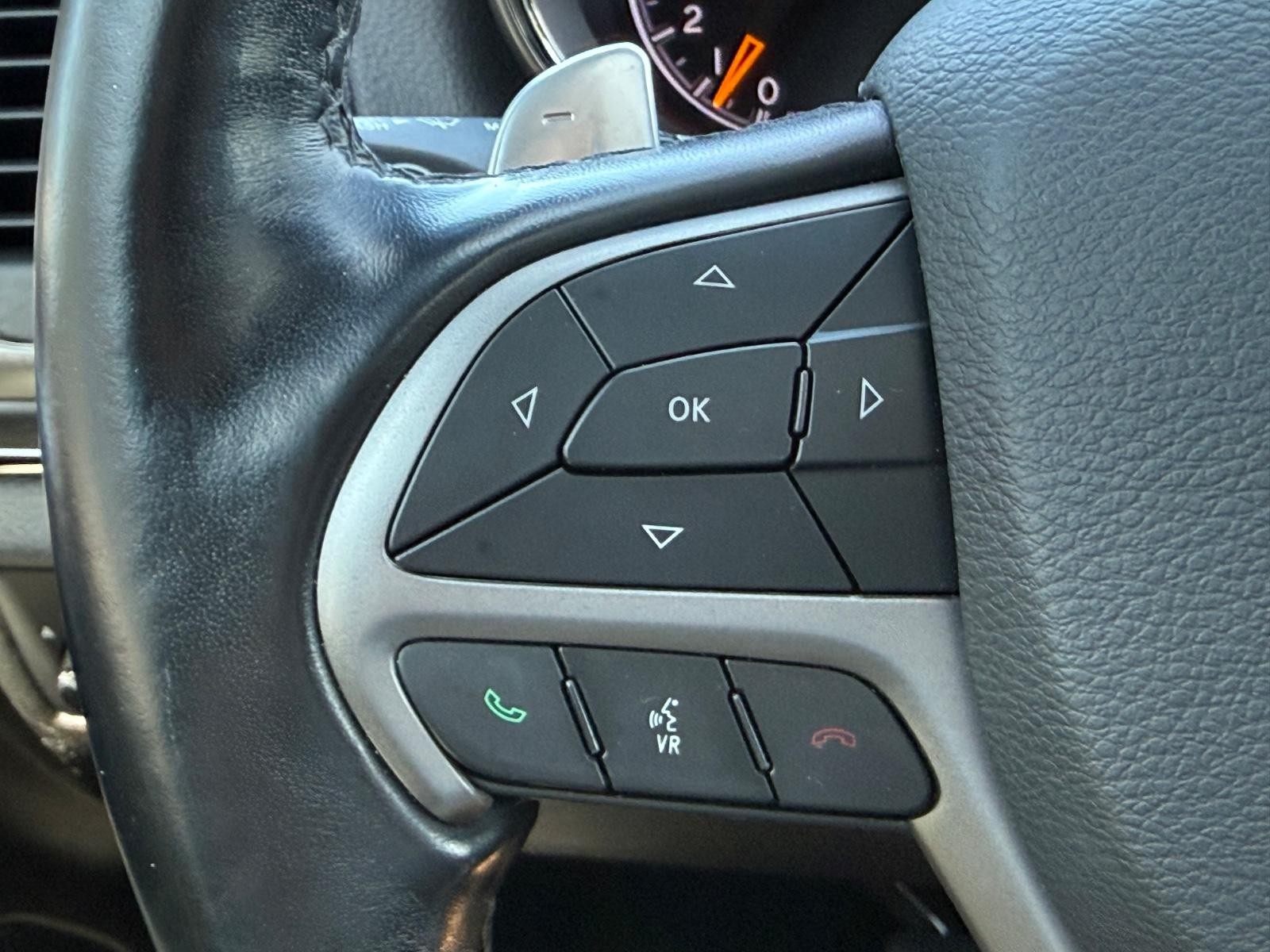 Jeep Grand Cherokee Vehicle Image 17