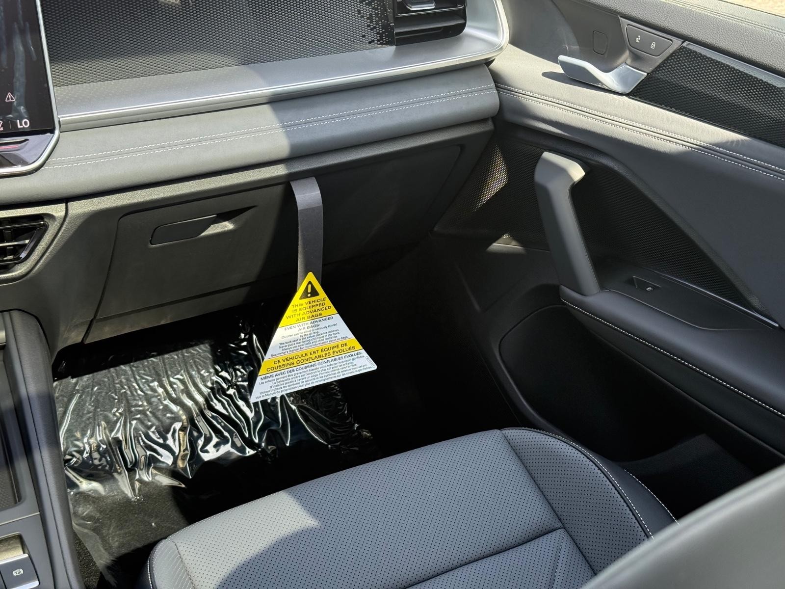 Volkswagen Tiguan Vehicle Image 09