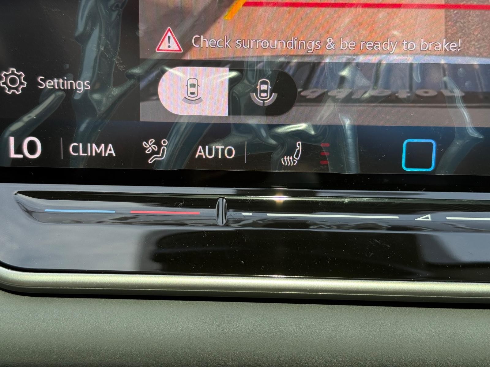 Volkswagen Tiguan Vehicle Image 15