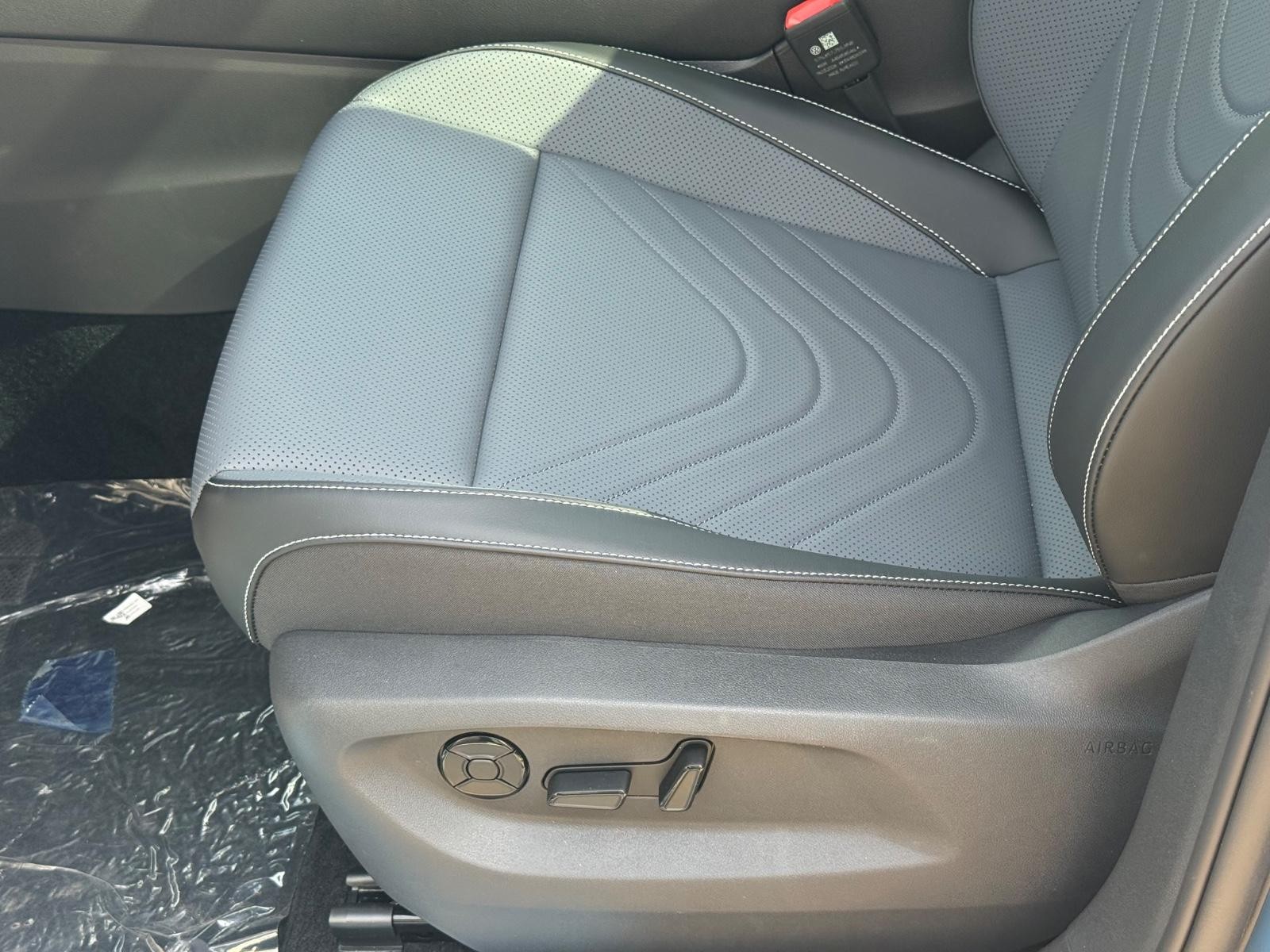 Volkswagen Tiguan Vehicle Image 17