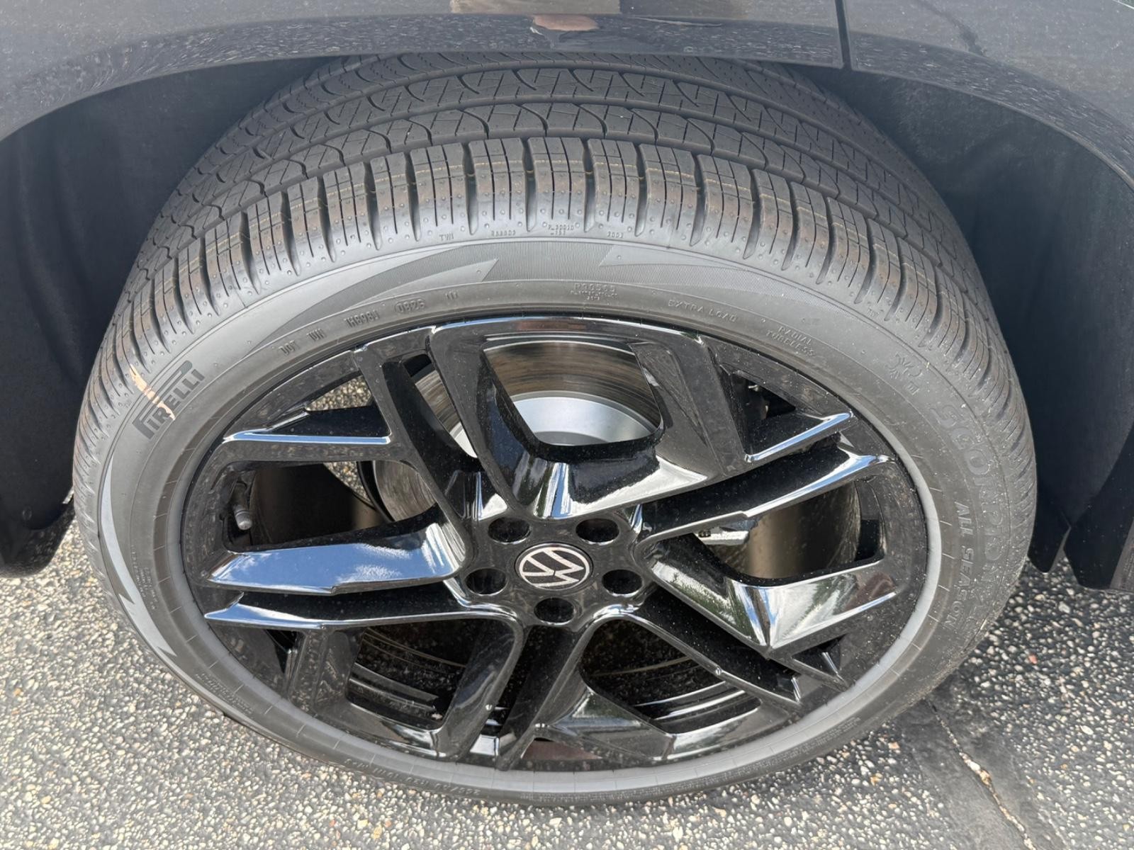 Volkswagen Tiguan Vehicle Image 04