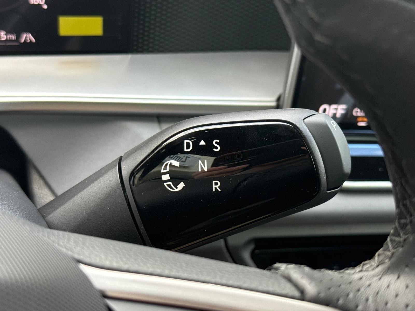 Volkswagen Tiguan Vehicle Image 12