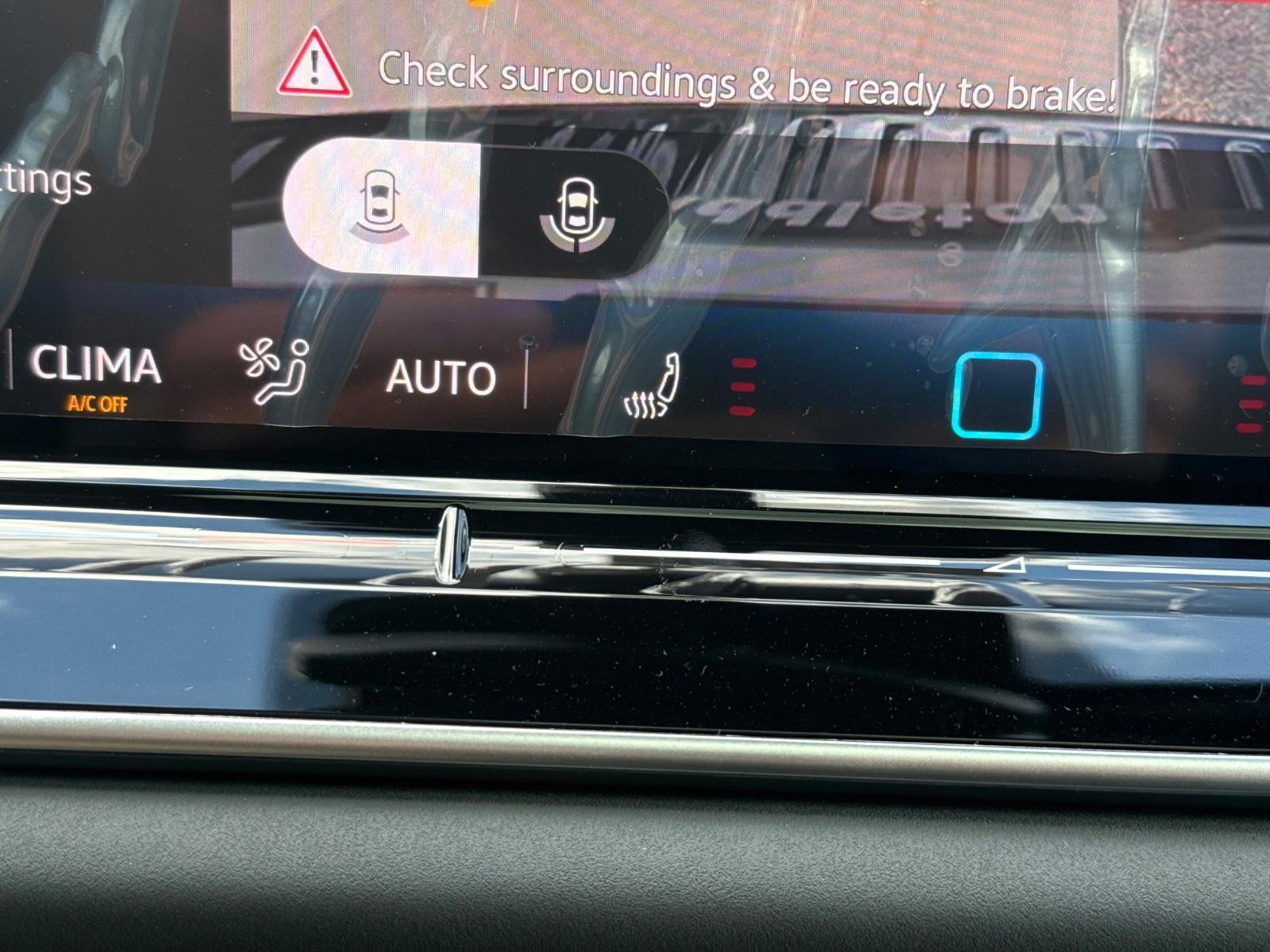 Volkswagen Tiguan Vehicle Image 14