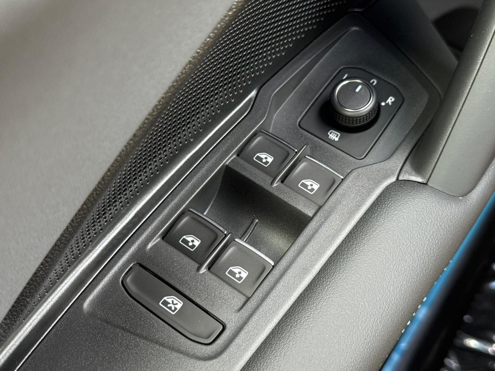 Volkswagen Tiguan Vehicle Image 15