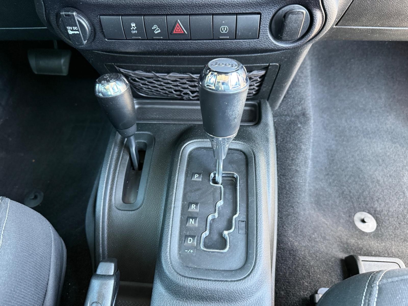 Jeep Wrangler Vehicle Image 12