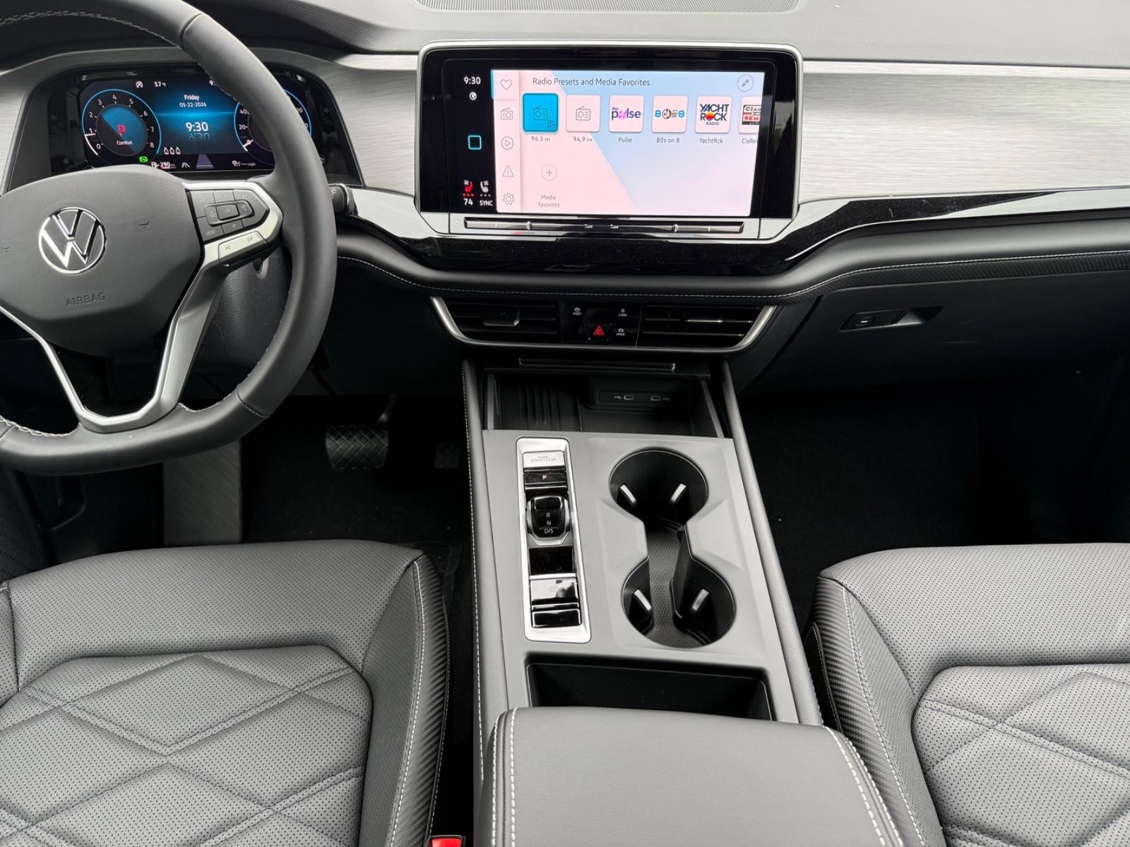 Volkswagen Atlas Cross Sport Vehicle Image 06