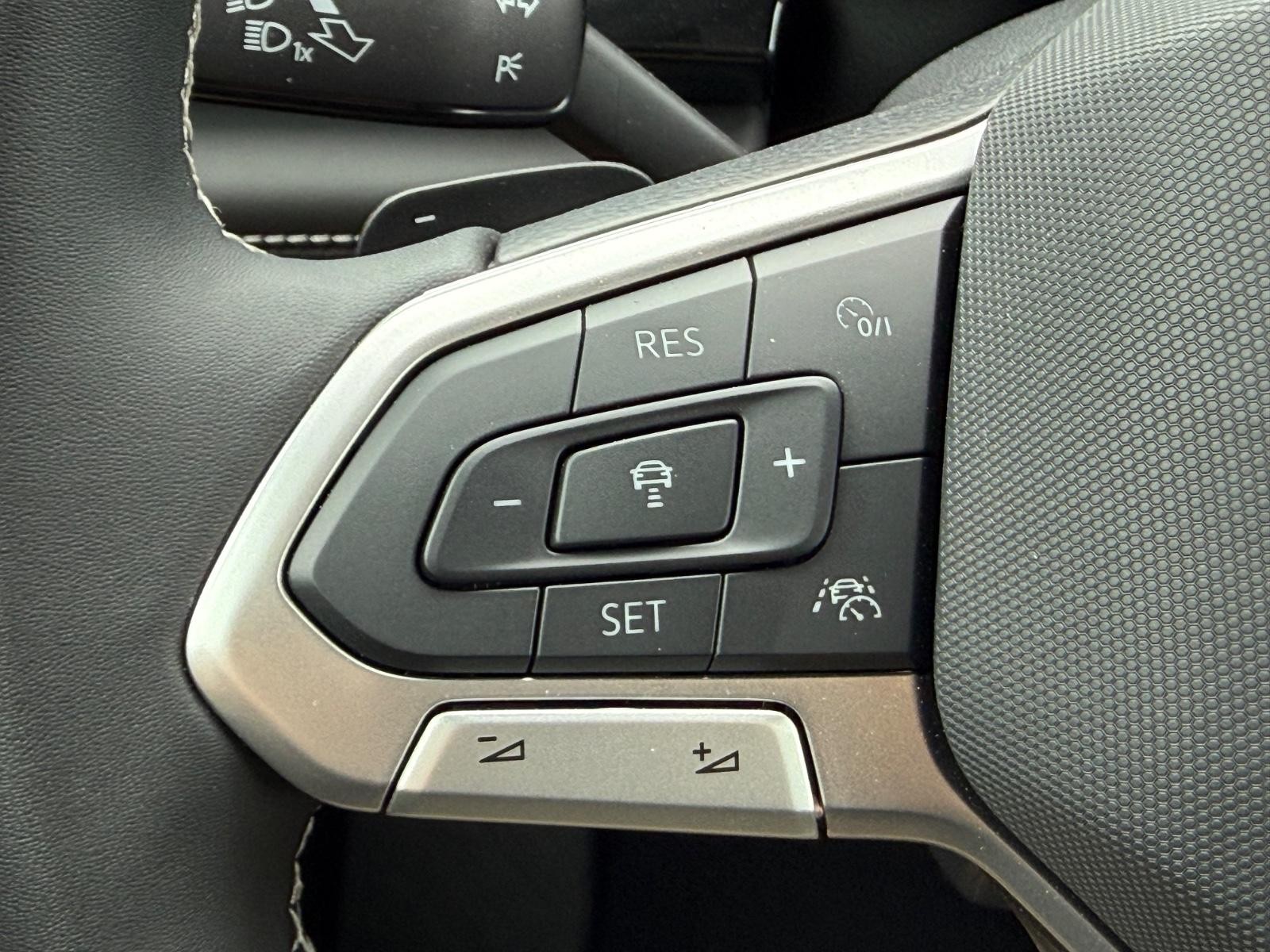 Volkswagen Atlas Cross Sport Vehicle Image 11