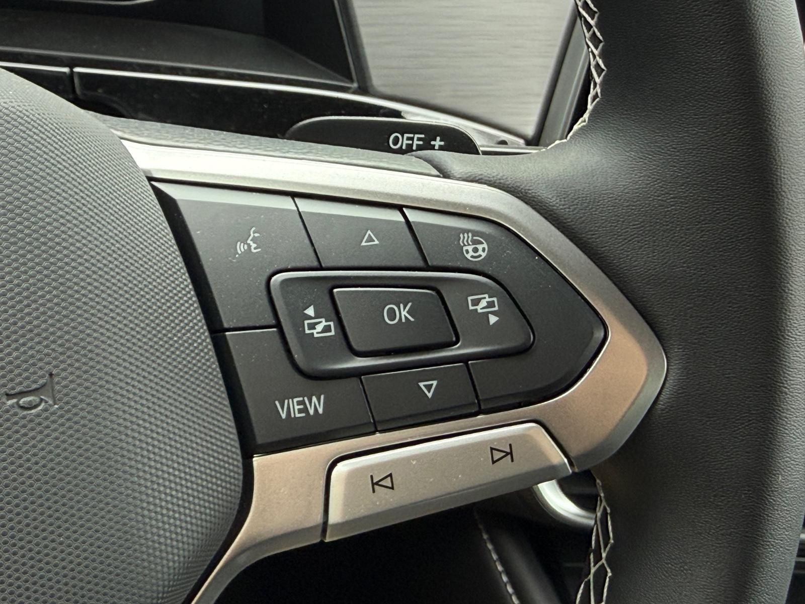 Volkswagen Atlas Cross Sport Vehicle Image 12