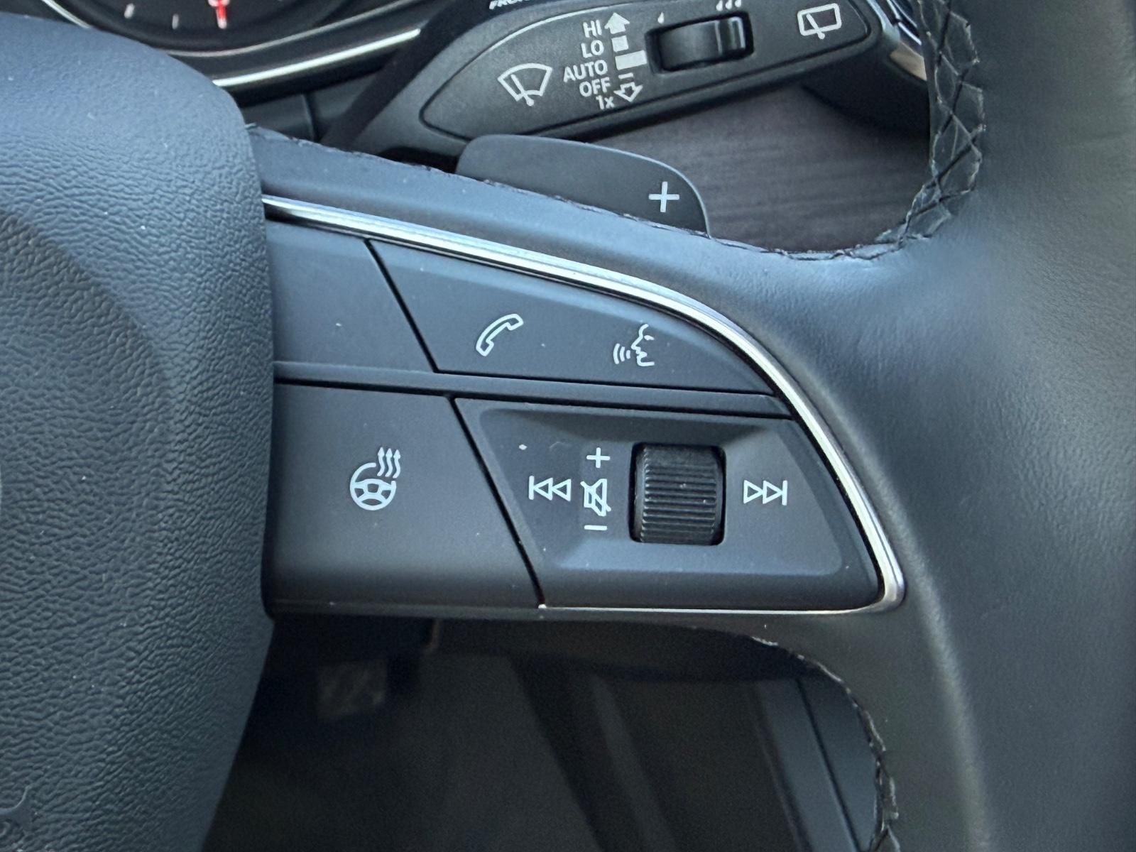 Audi Q5 Vehicle Full-screen Gallery Image 17