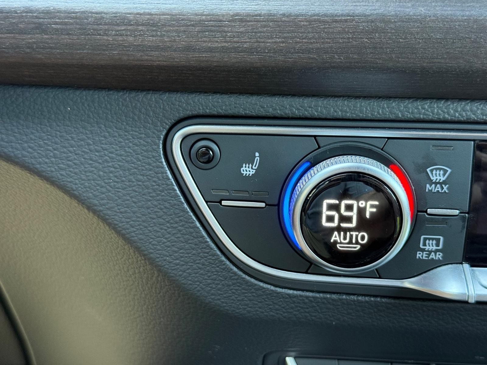 Audi Q5 Vehicle Full-screen Gallery Image 20