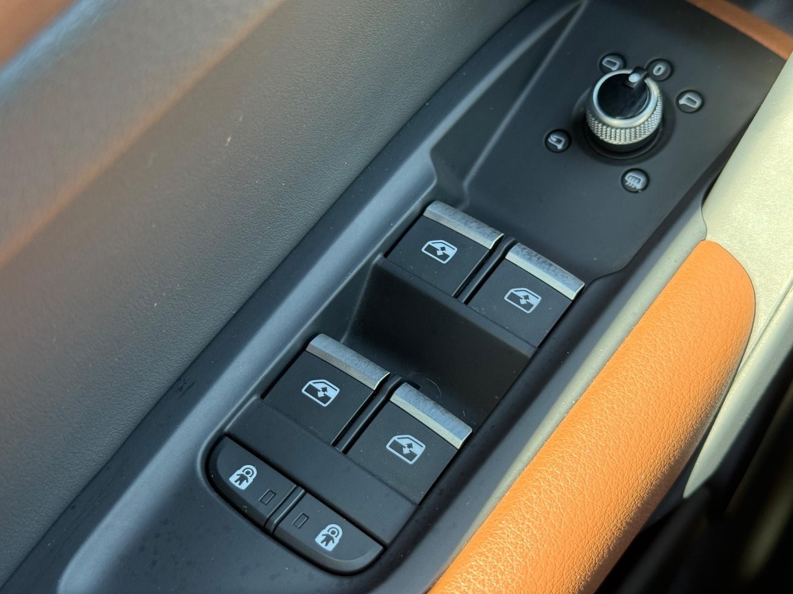 Audi Q5 Vehicle Full-screen Gallery Image 21