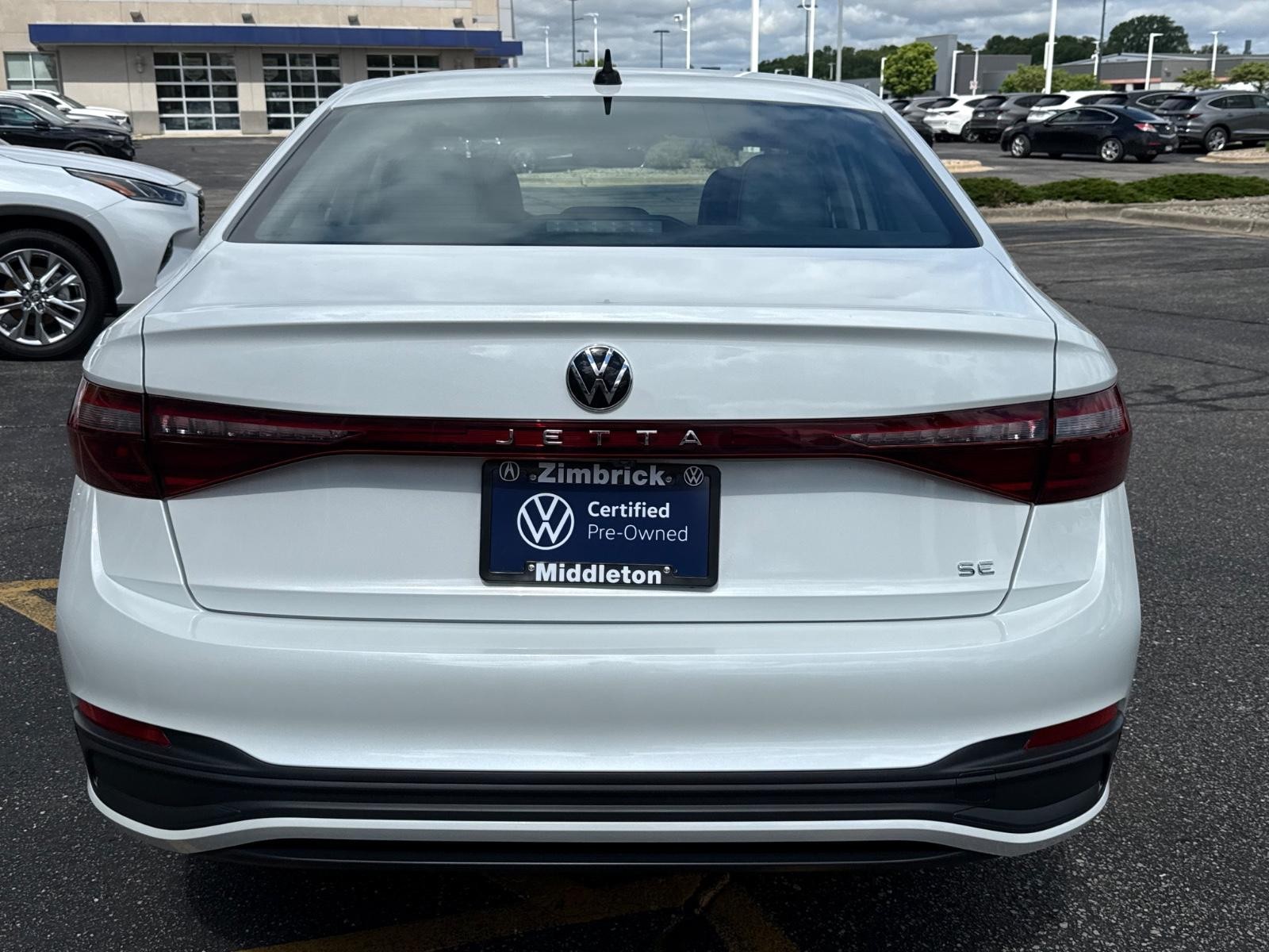 Volkswagen Jetta Vehicle Image 04