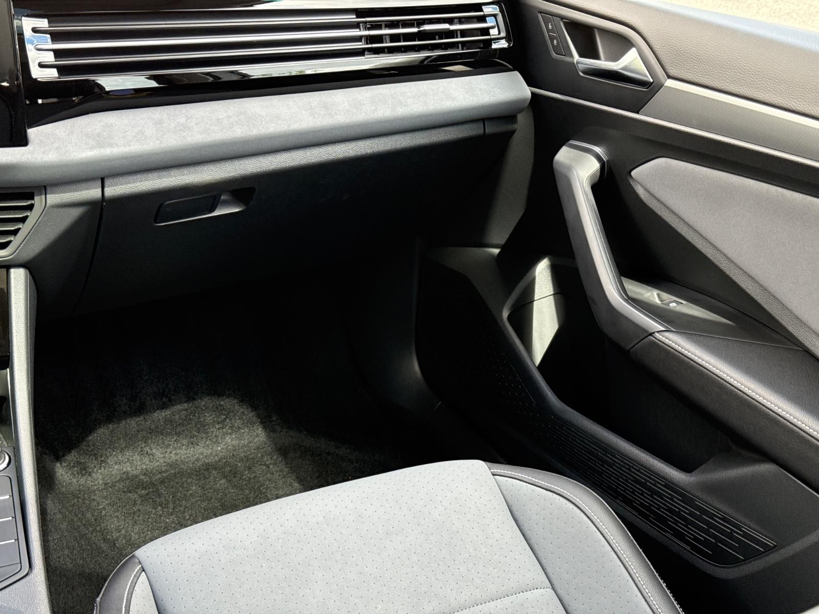 Volkswagen Jetta Vehicle Image 15