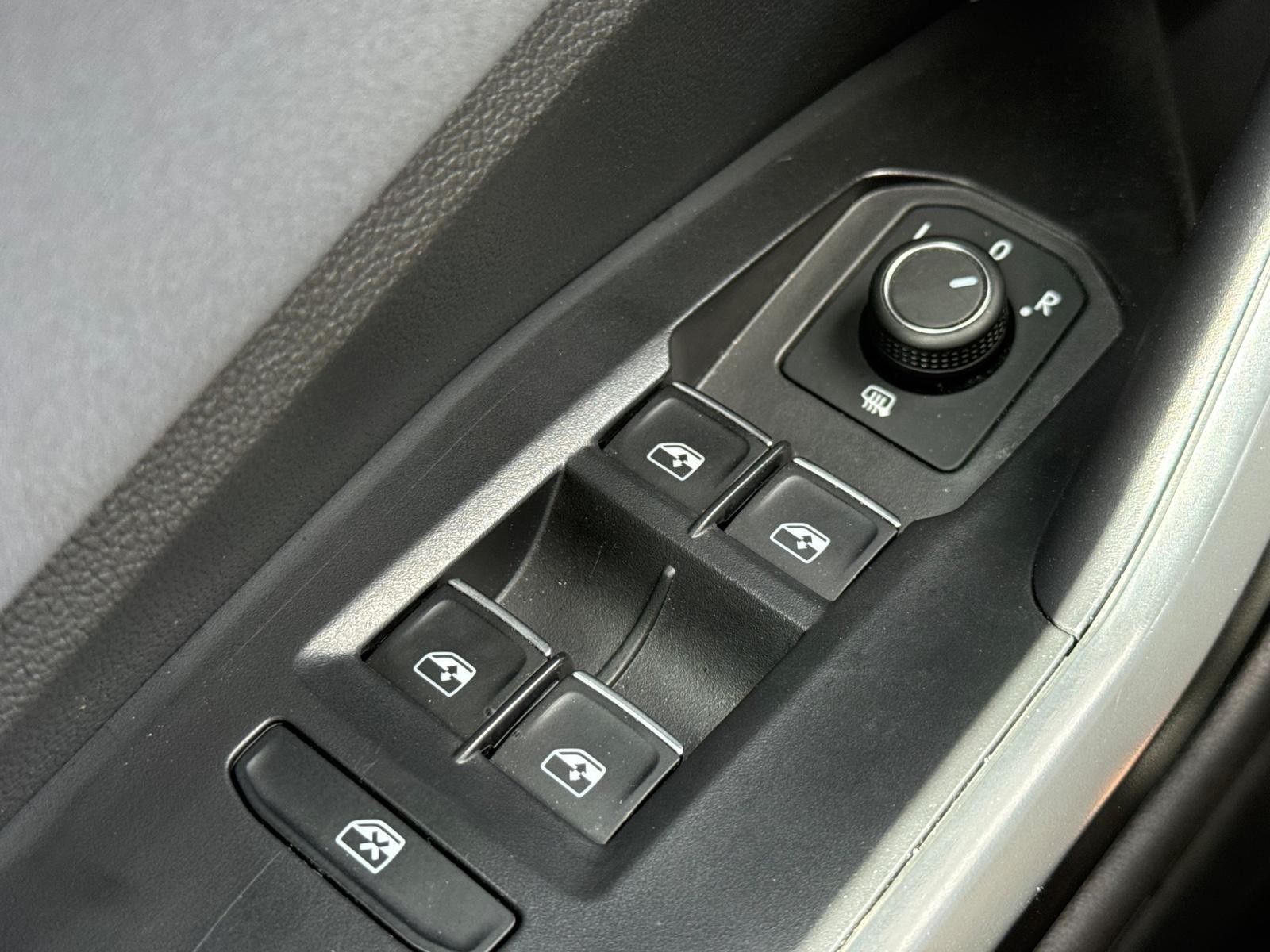 Volkswagen Jetta Vehicle Image 20