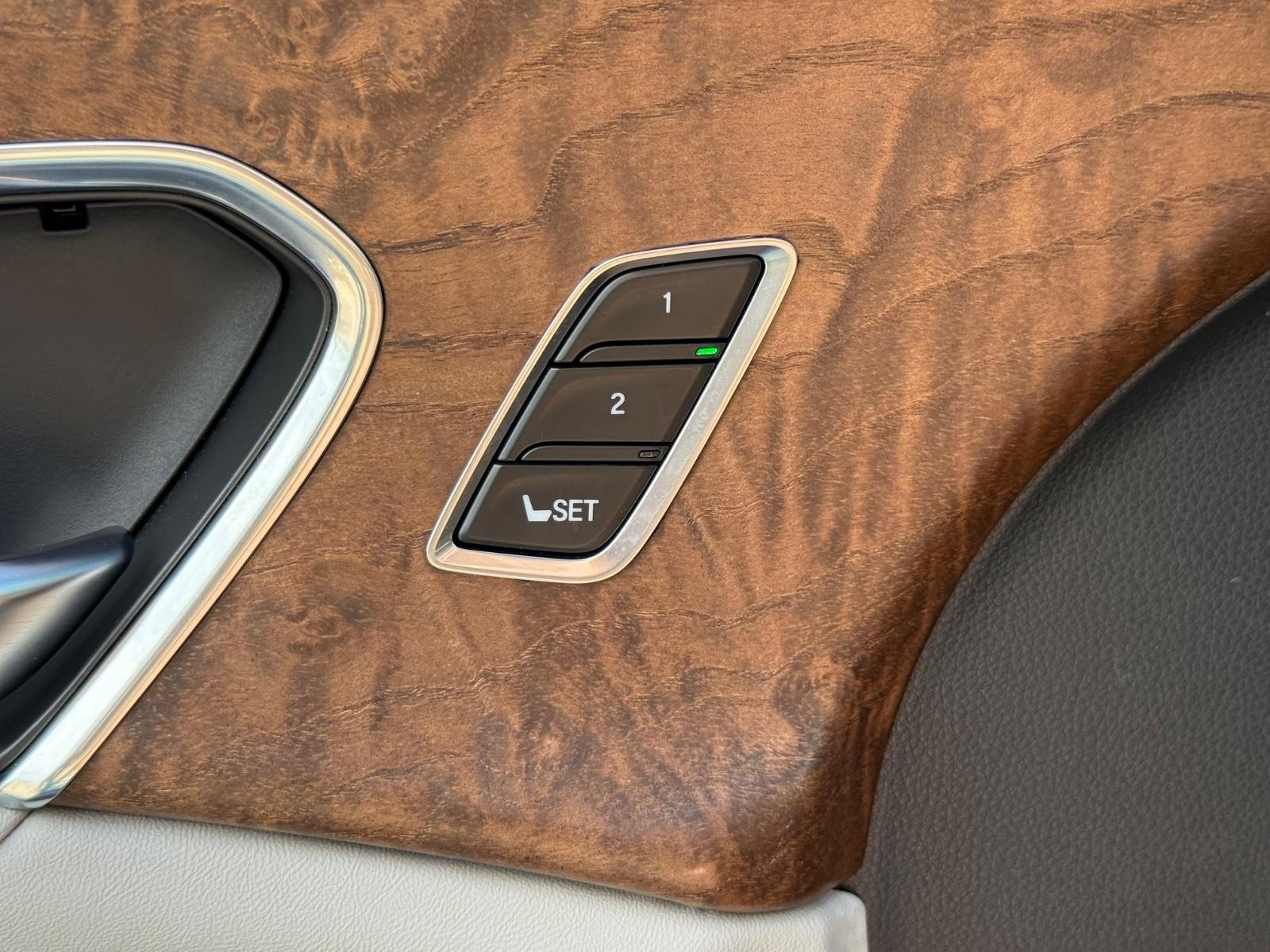 Acura RDX Vehicle Image 16