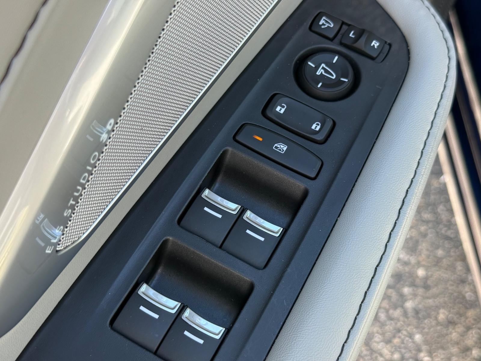 Acura RDX Vehicle Image 22