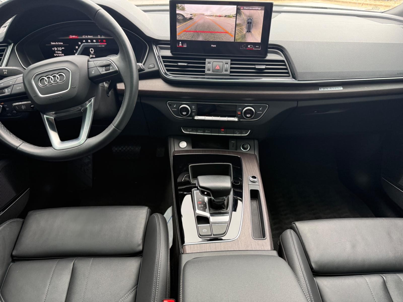 Audi Q5 Sportback Vehicle Full-screen Gallery Image 11
