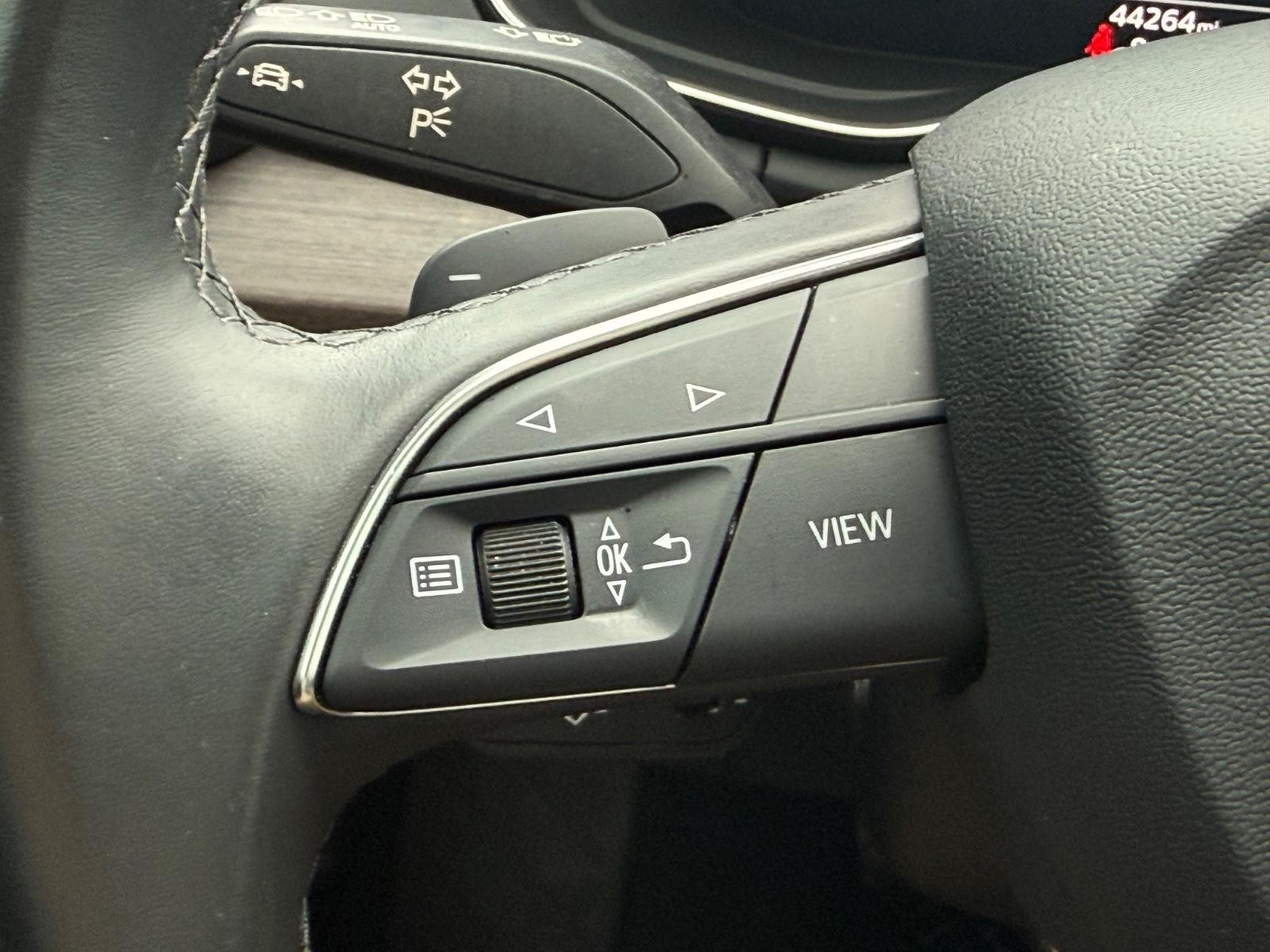 Audi Q5 Sportback Vehicle Full-screen Gallery Image 17