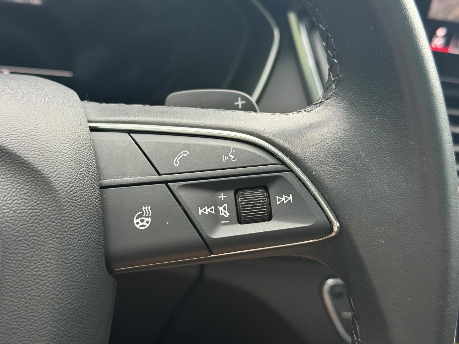 Audi Q5 Sportback Vehicle Full-screen Gallery Image 18