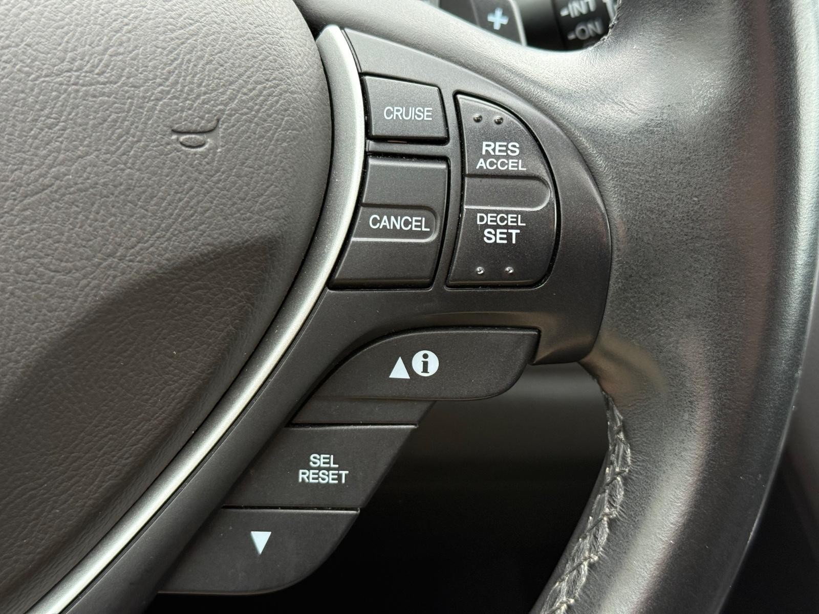 Acura RDX Vehicle Image 17
