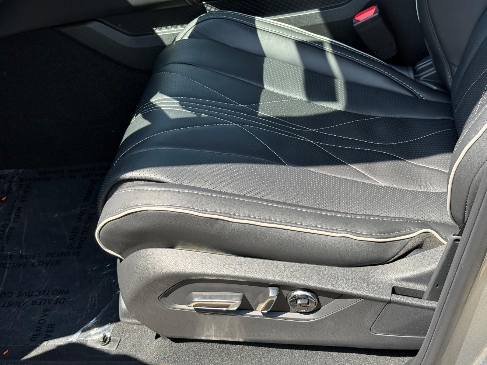 Acura MDX Vehicle Image 17