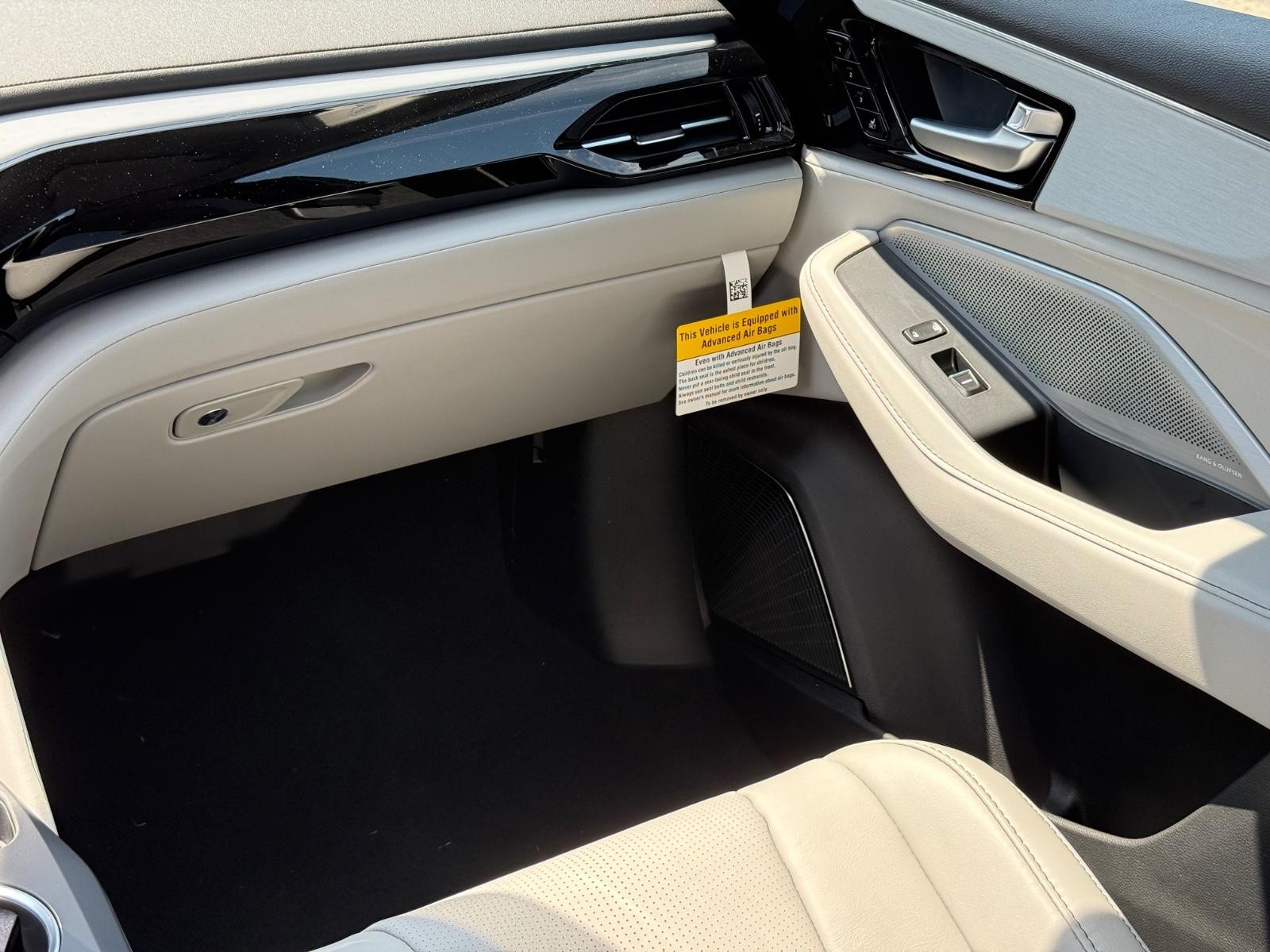 Acura MDX Vehicle Image 10