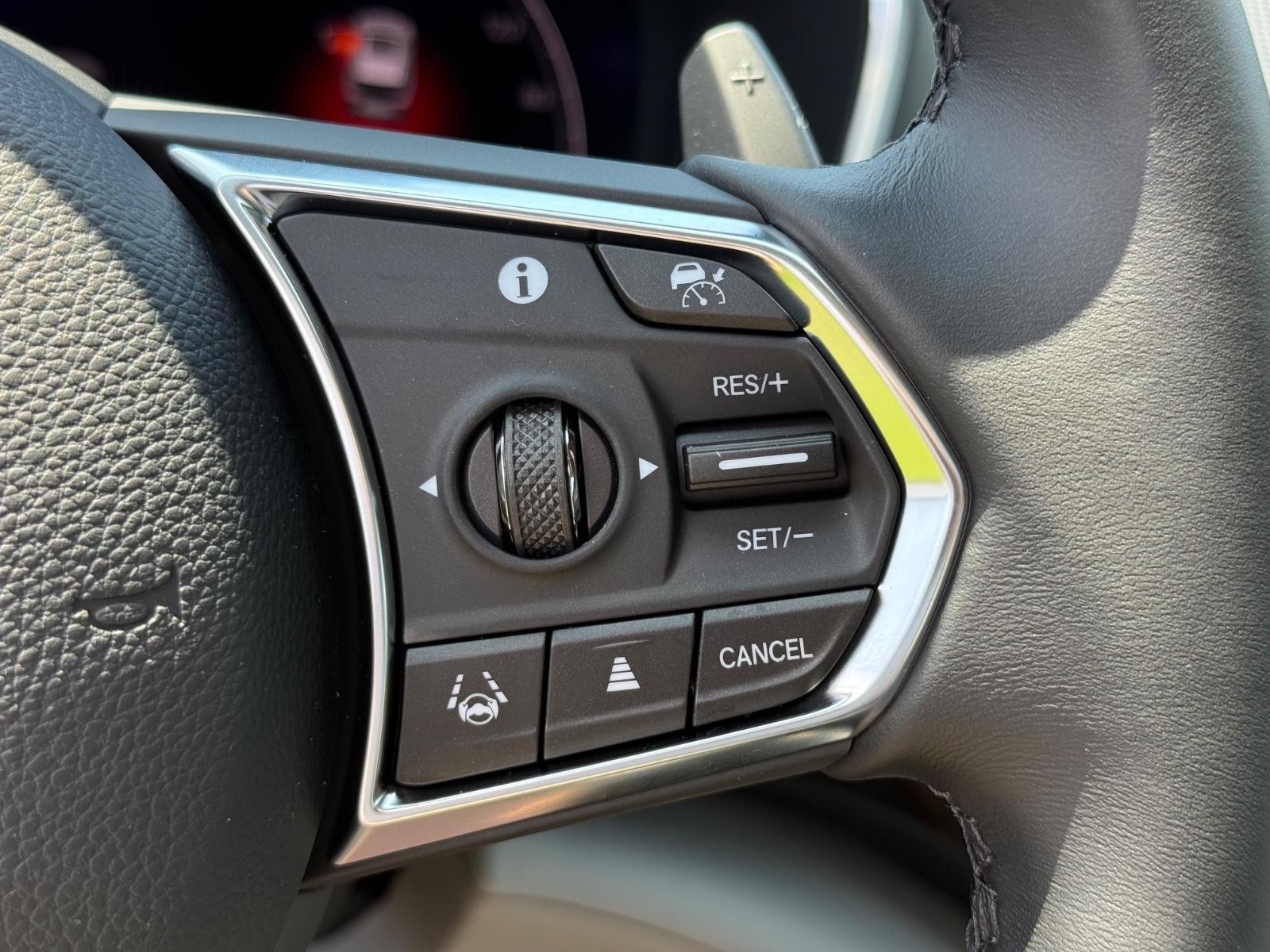 Acura MDX Vehicle Image 14