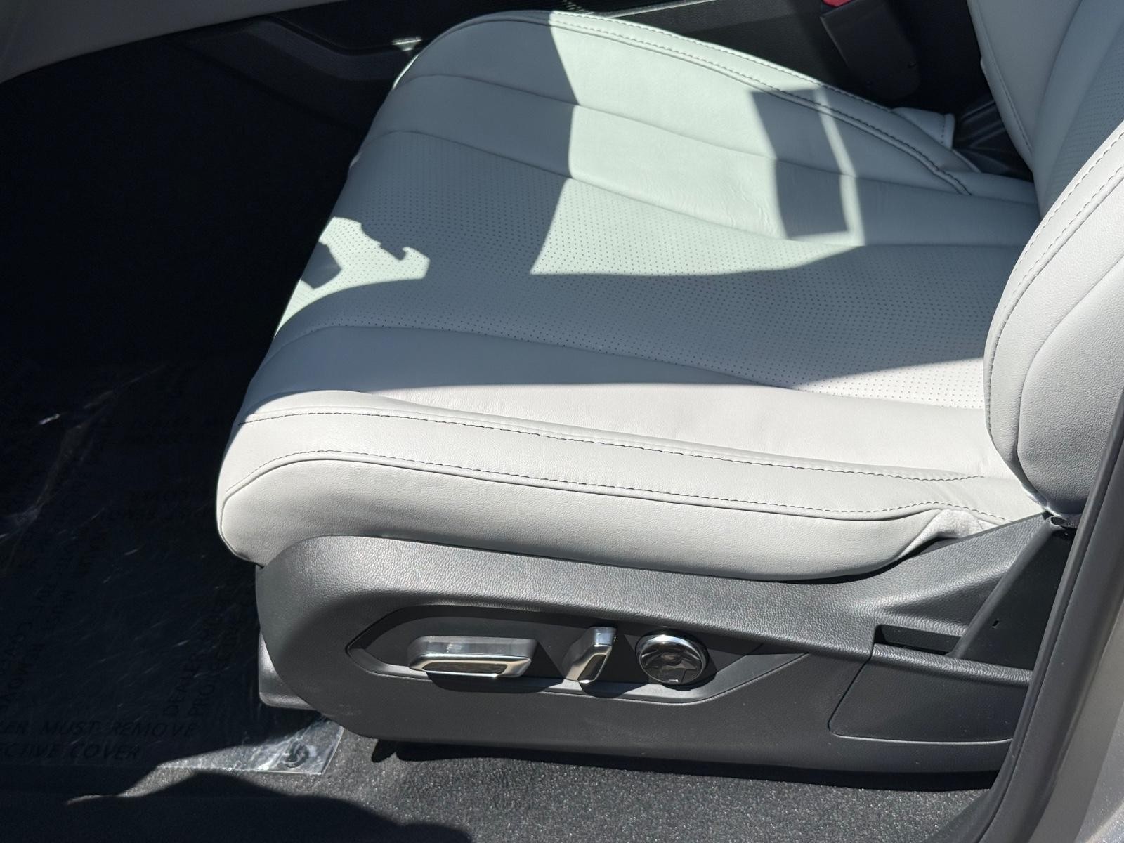 Acura MDX Vehicle Image 18