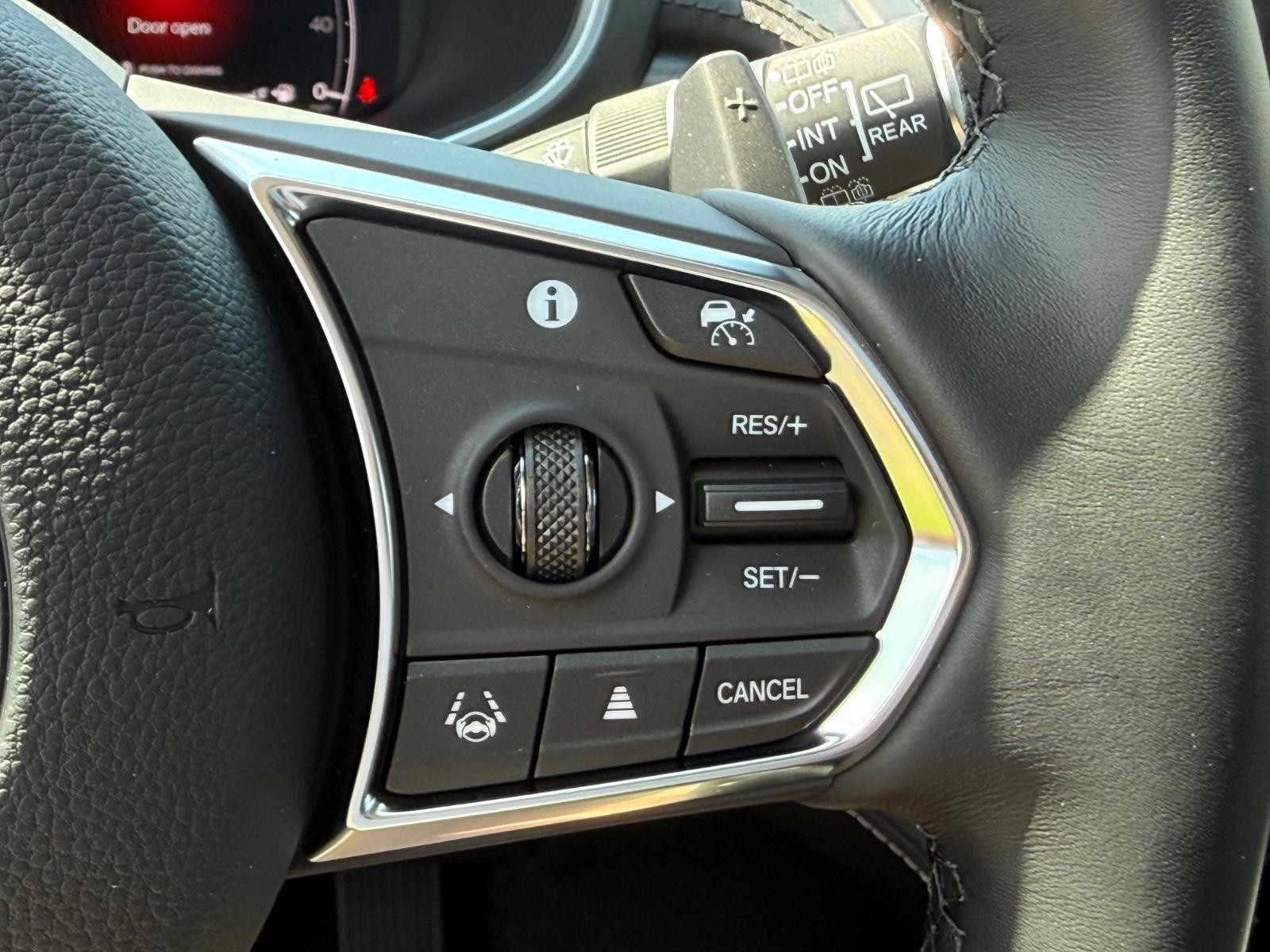 Acura MDX Vehicle Image 15