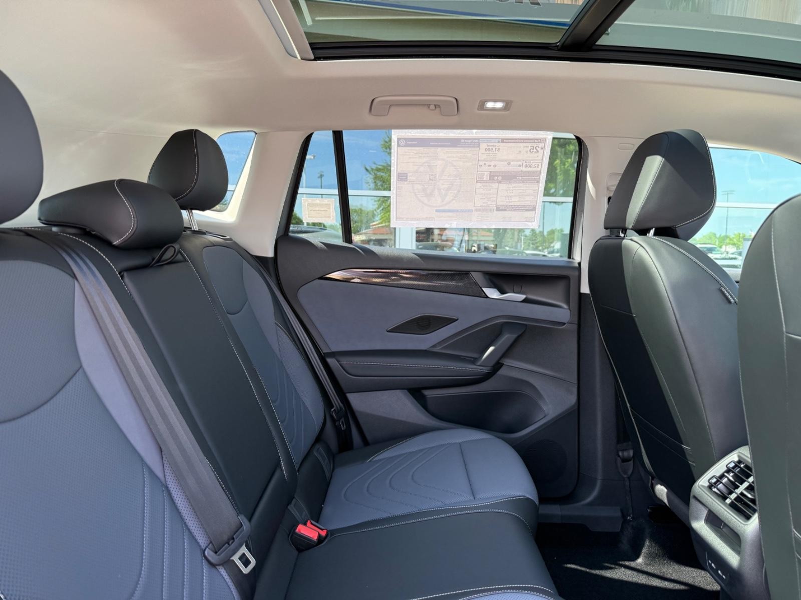 Volkswagen Tiguan Vehicle Image 05