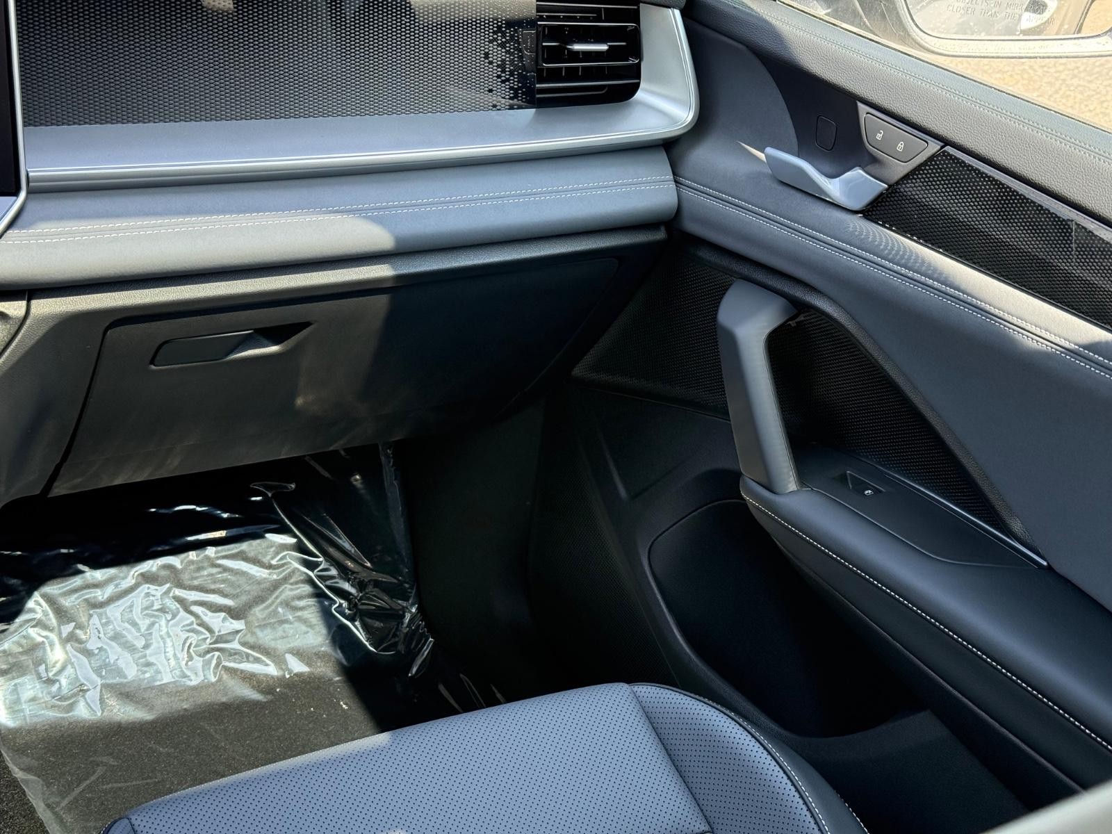 Volkswagen Tiguan Vehicle Image 09