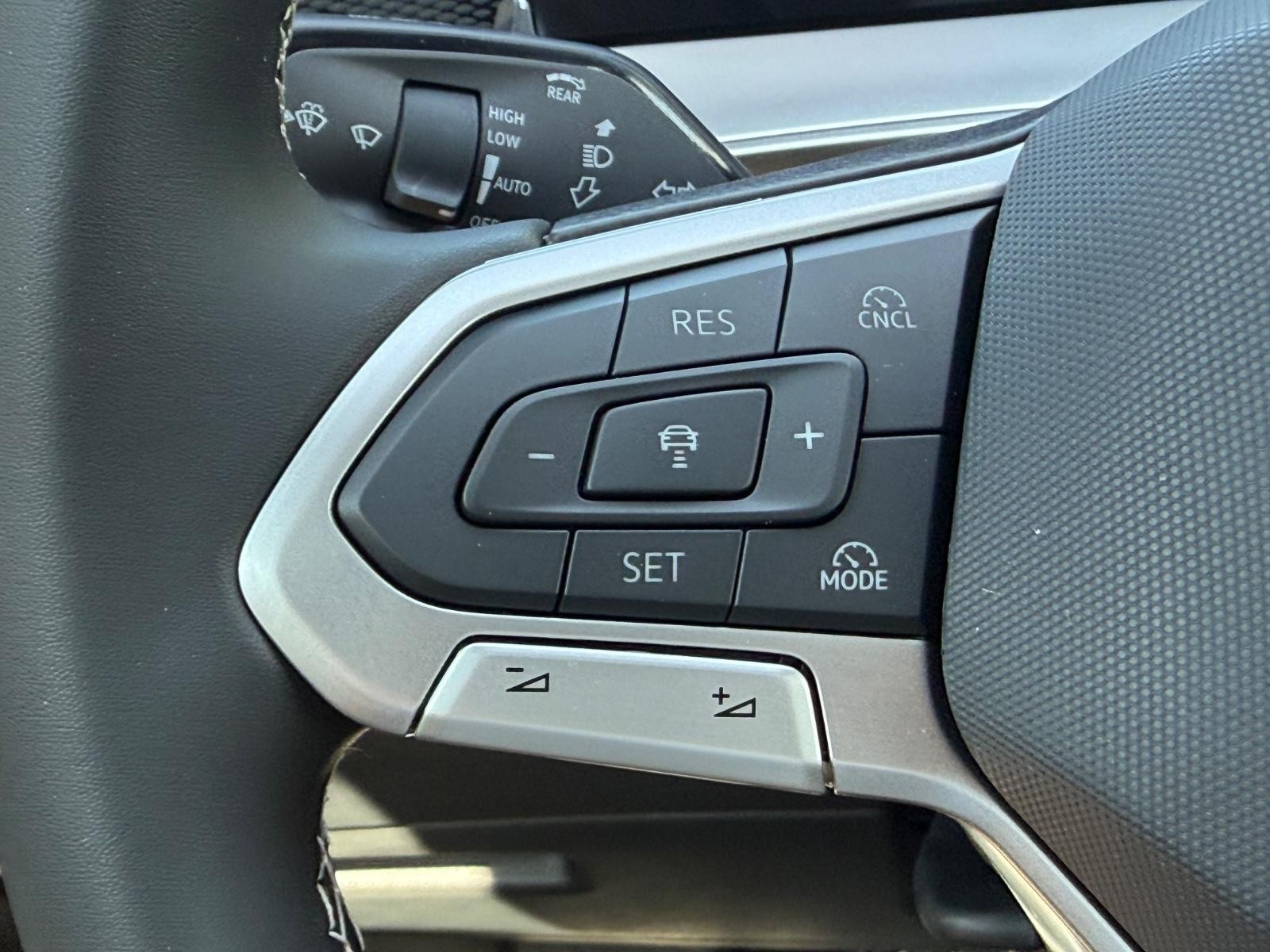 Volkswagen Tiguan Vehicle Image 10