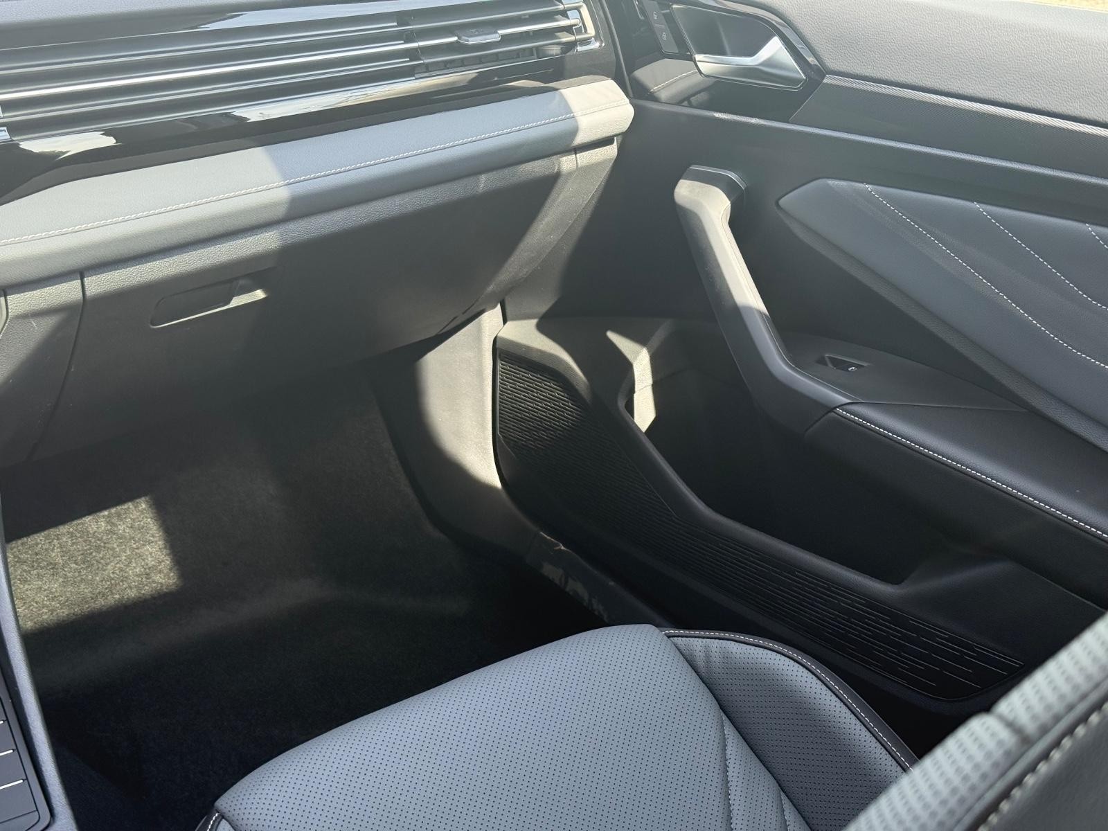 Volkswagen Jetta Vehicle Image 10