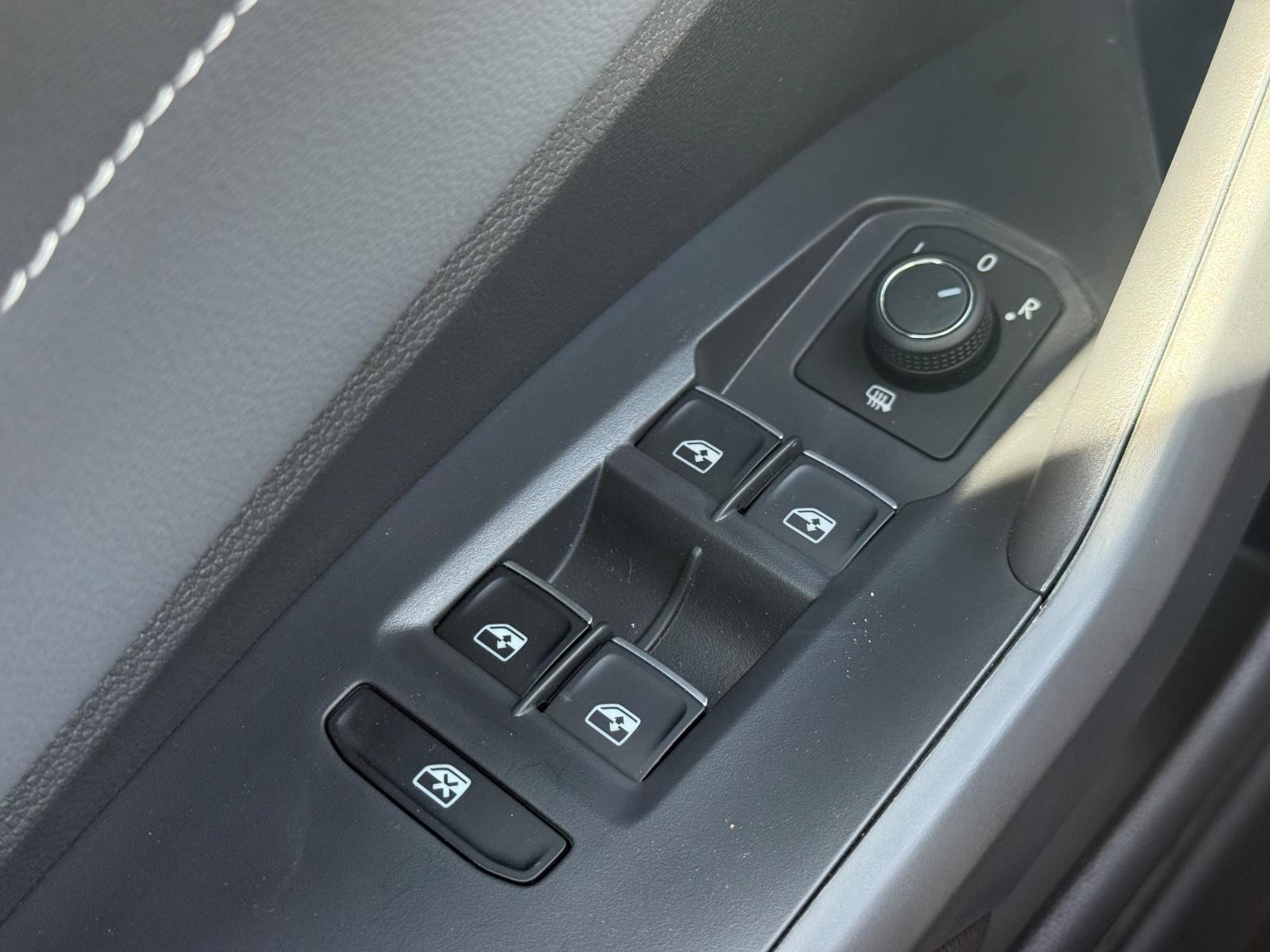 Volkswagen Jetta Vehicle Image 15