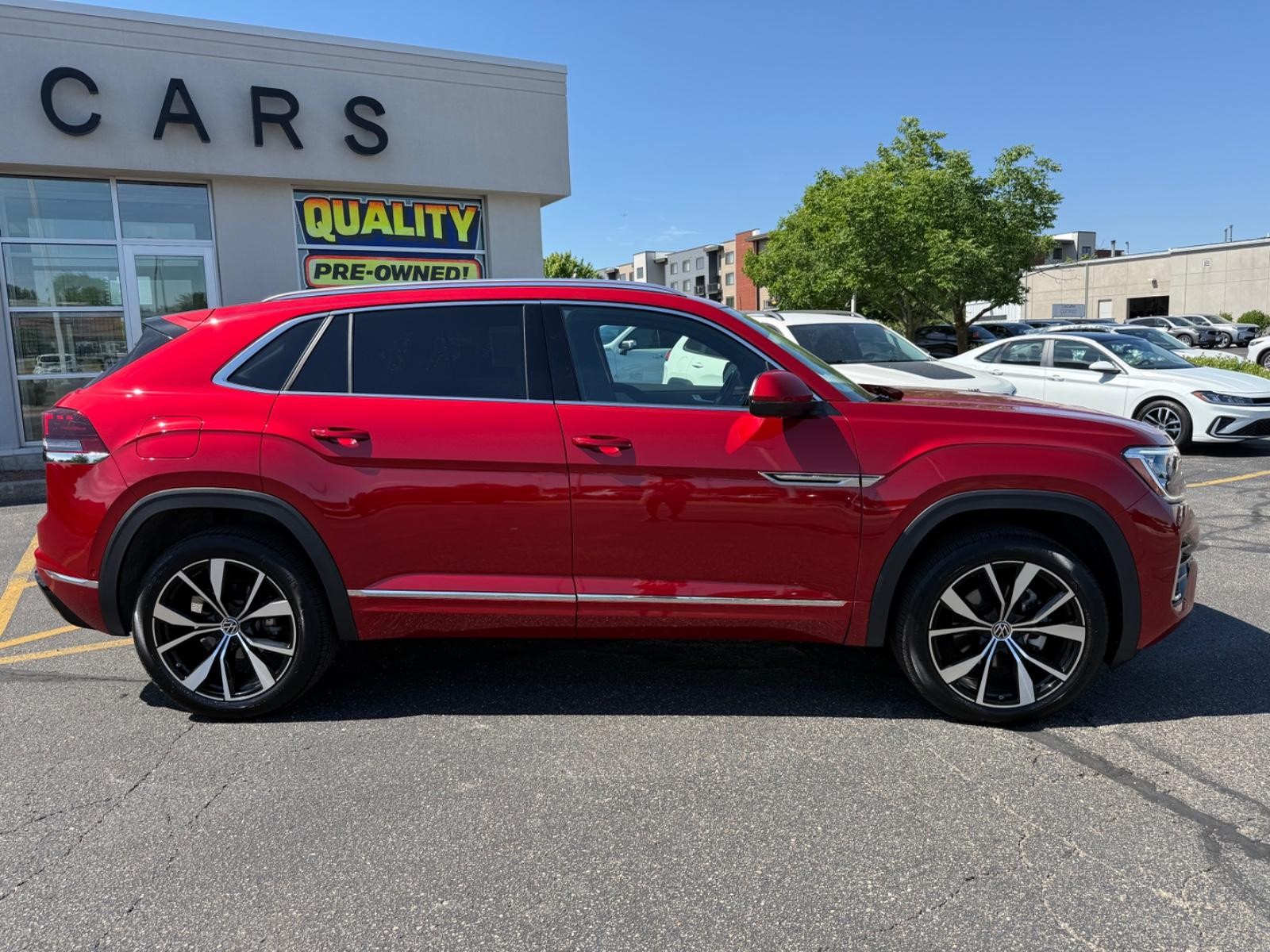 Volkswagen Atlas Cross Sport Vehicle Image 02