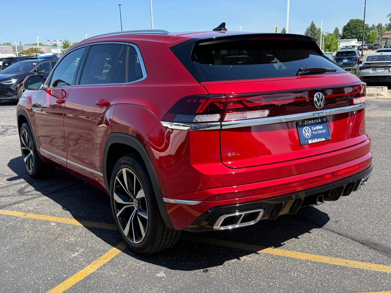 Volkswagen Atlas Cross Sport Vehicle Image 06