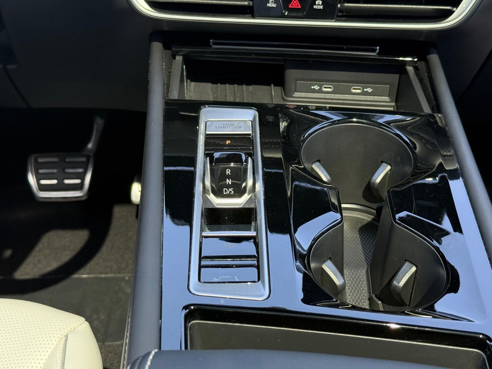 Volkswagen Atlas Cross Sport Vehicle Image 13