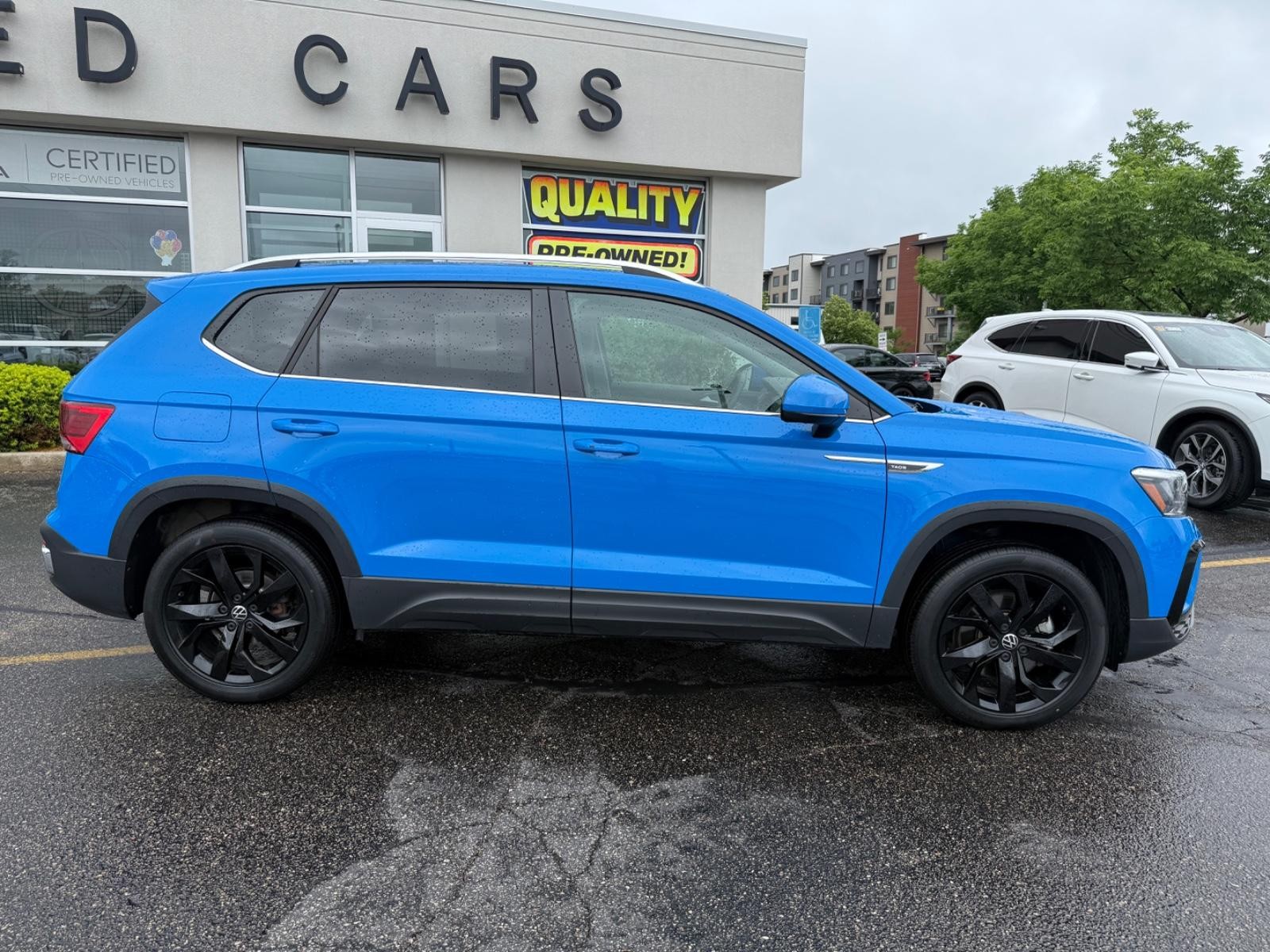 Volkswagen Taos Vehicle Image 02