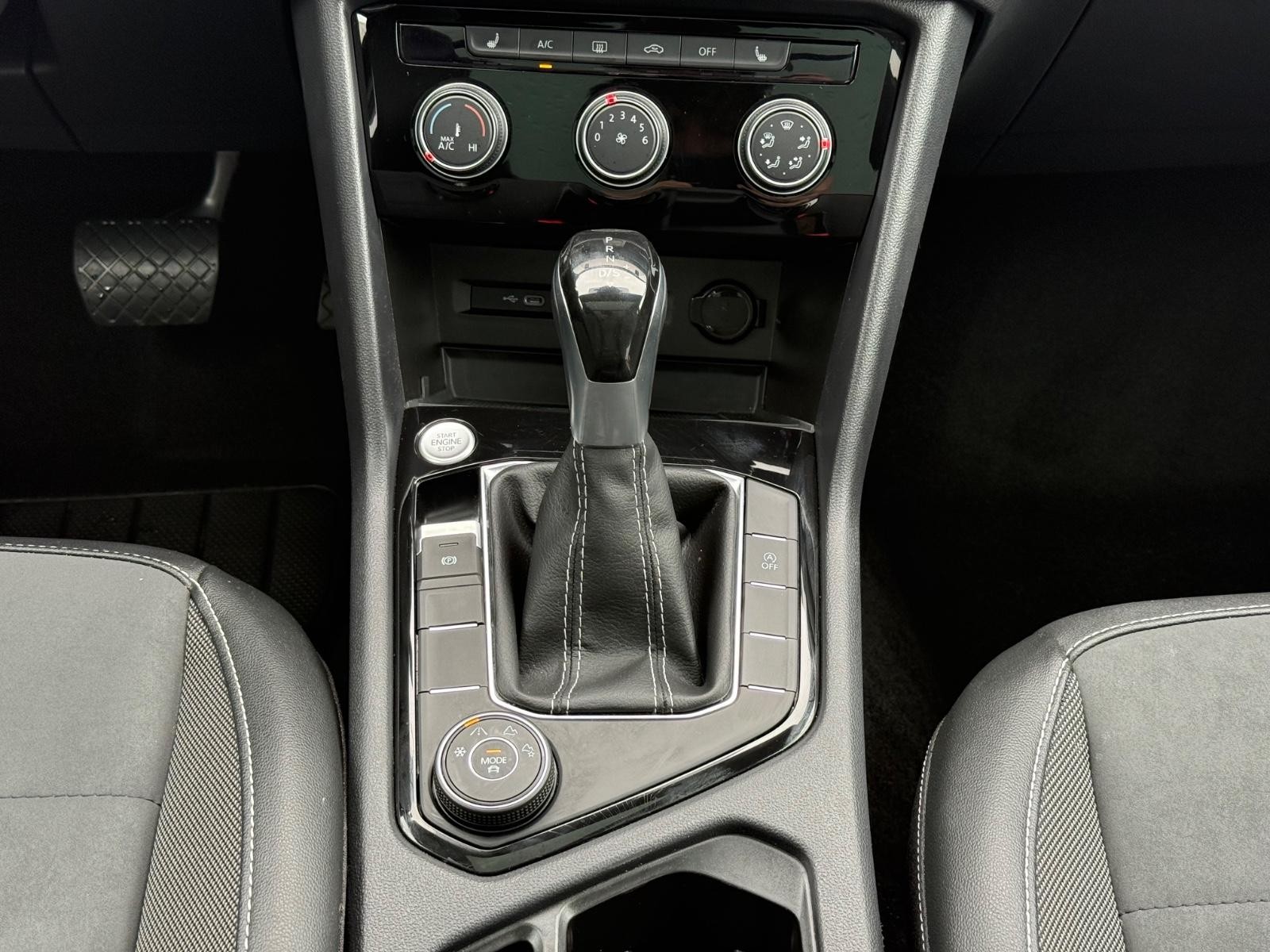 Volkswagen Taos Vehicle Image 13