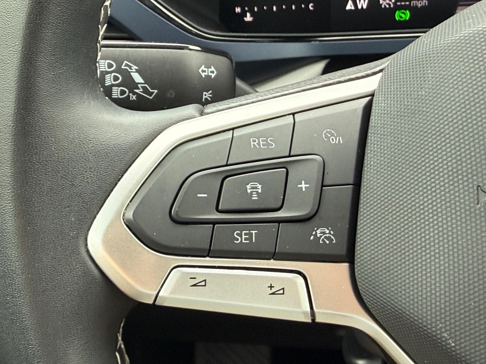 Volkswagen Taos Vehicle Image 16