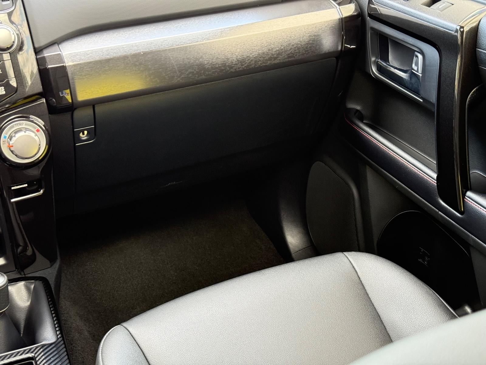 Toyota 4Runner Vehicle Image 15