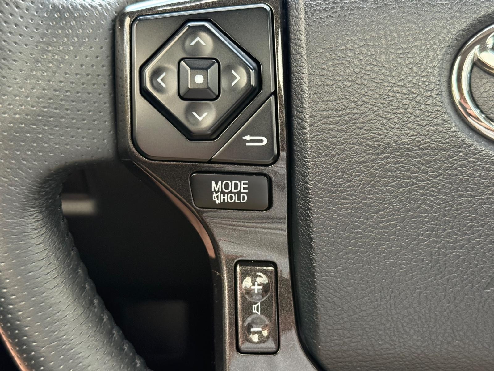 Toyota 4Runner Vehicle Image 16