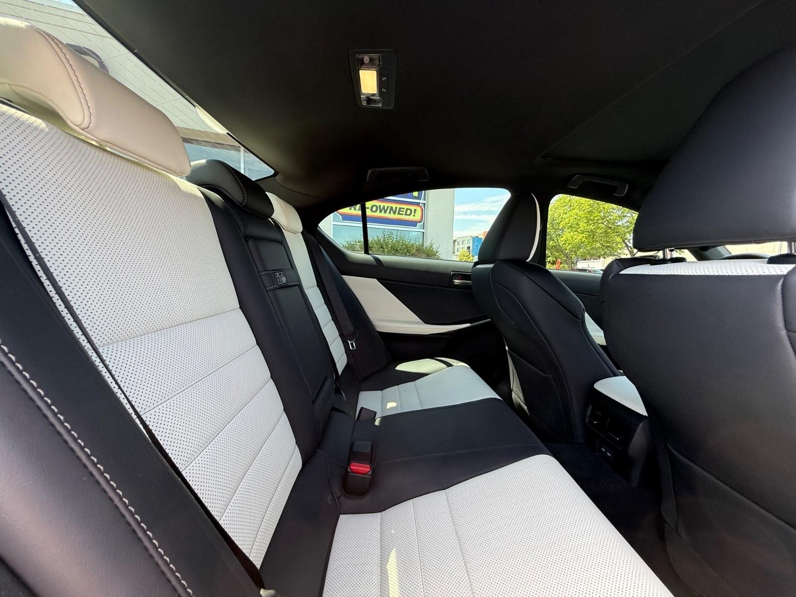Lexus IS Vehicle Image 10