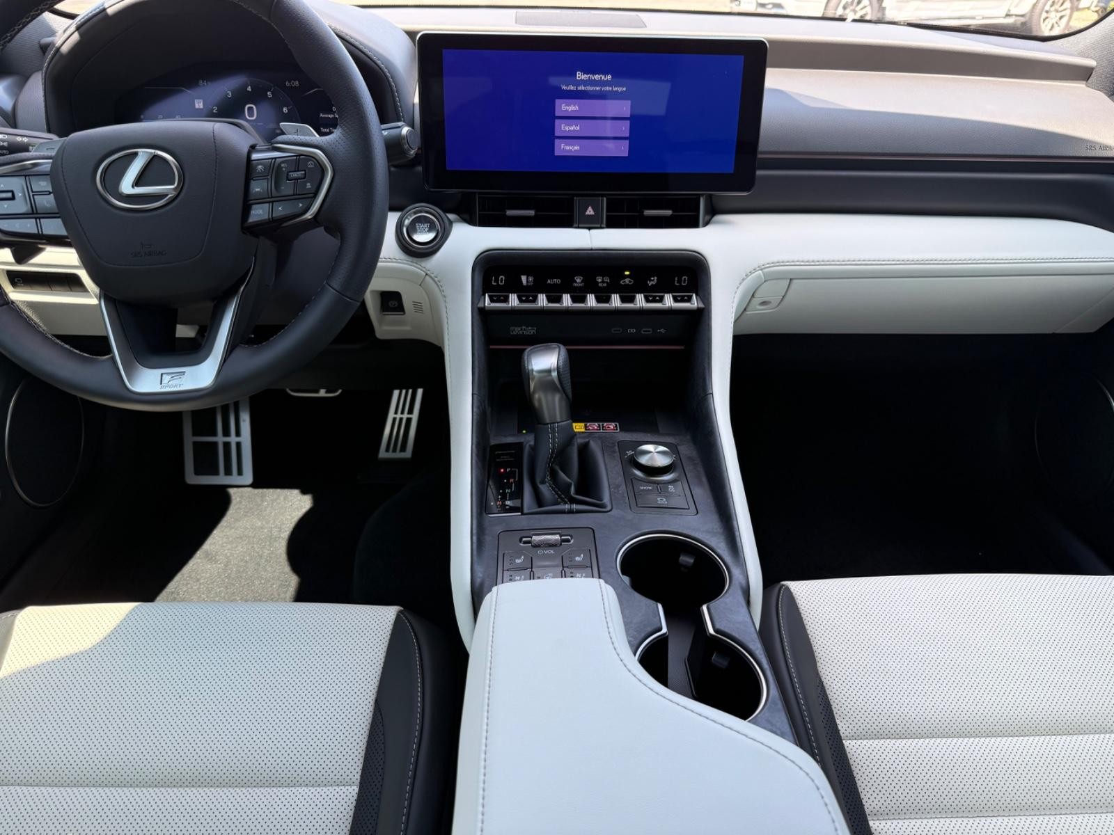 Lexus IS Vehicle Image 11