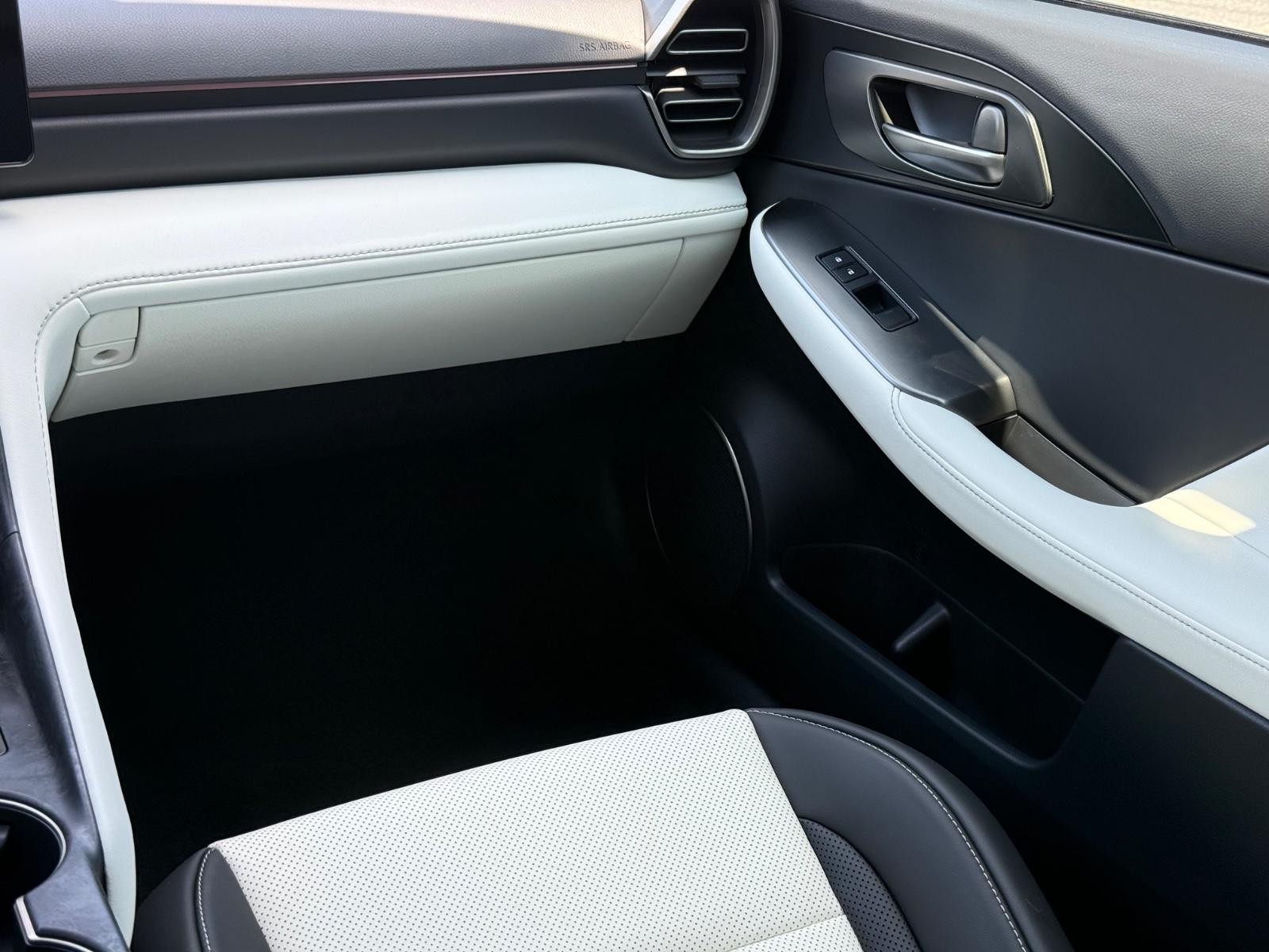 Lexus IS Vehicle Image 15