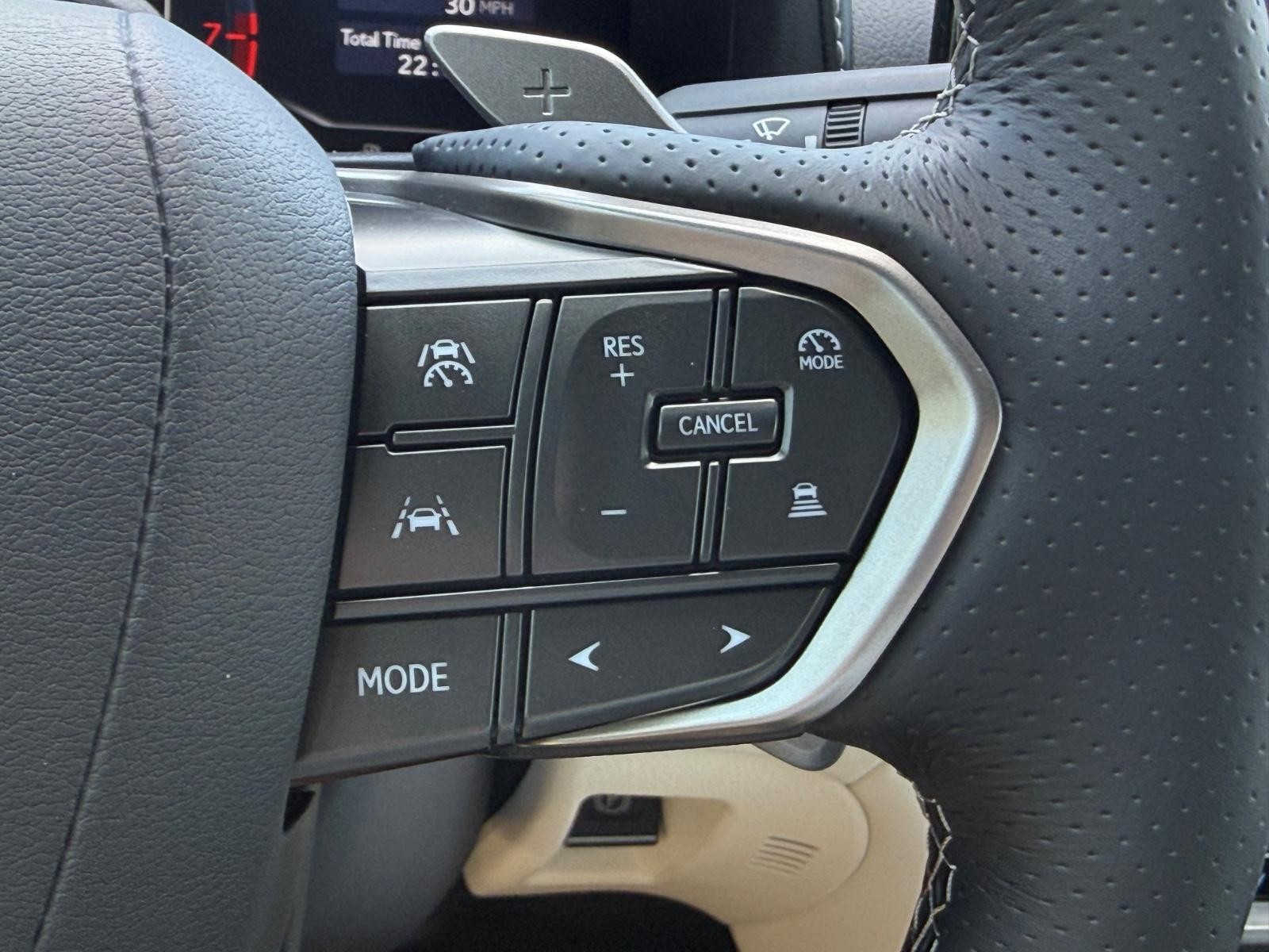 Lexus IS Vehicle Image 17
