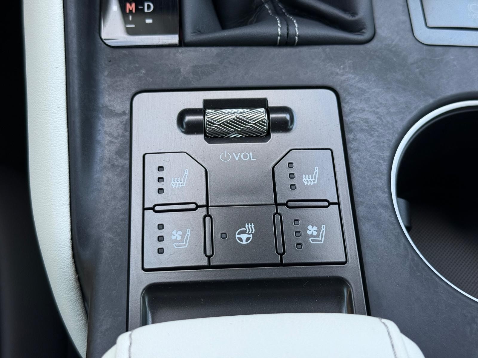 Lexus IS Vehicle Image 20